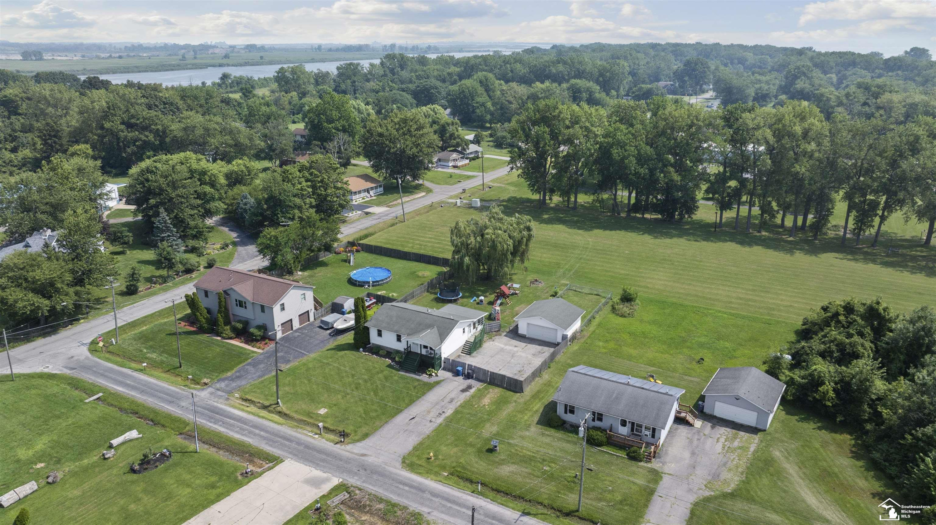 7462 Canal Street, Newport, MI 48166 — Photo 37
