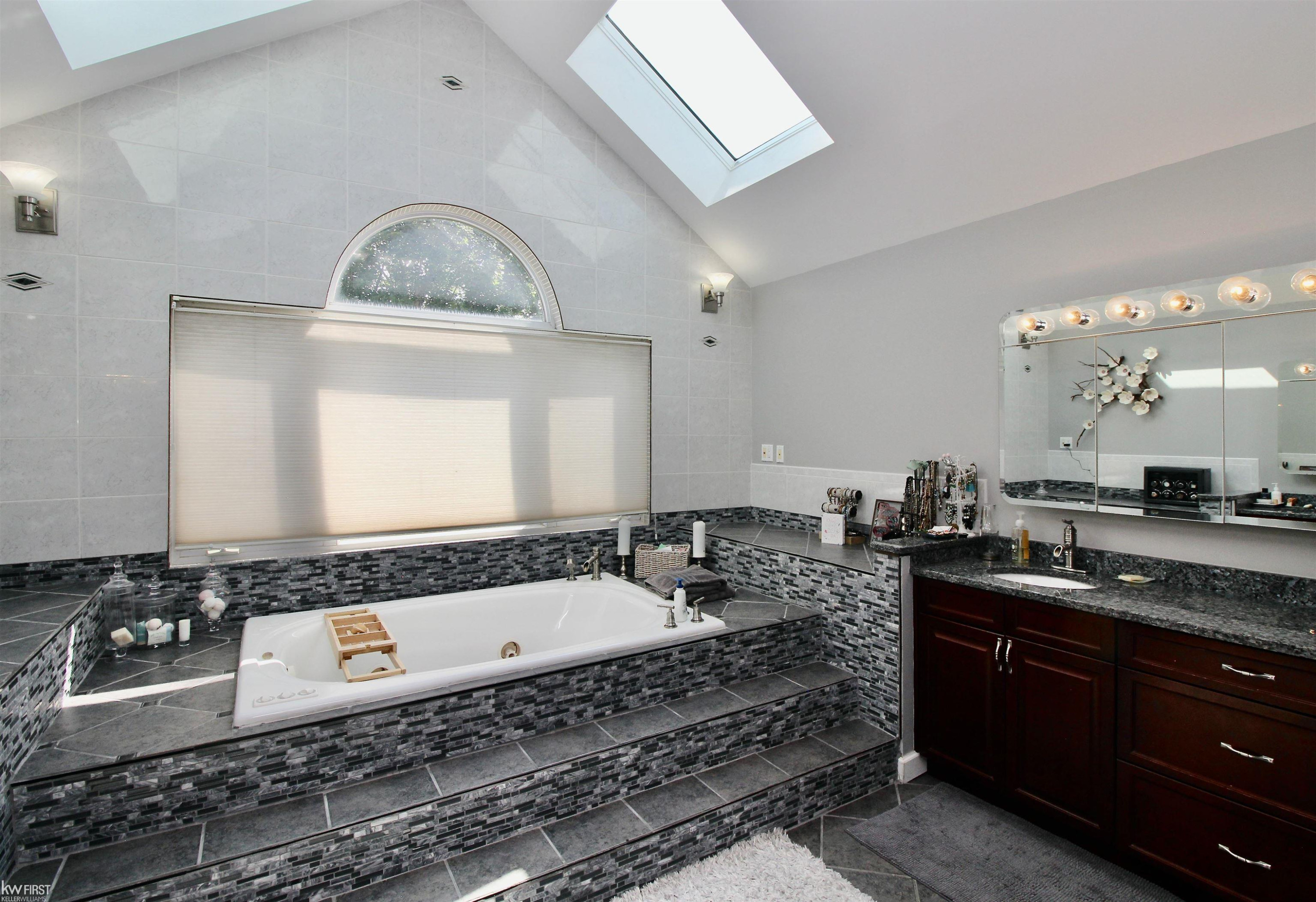 7090 E Hill Road, Grand Blanc, MI 48439 — Photo 47