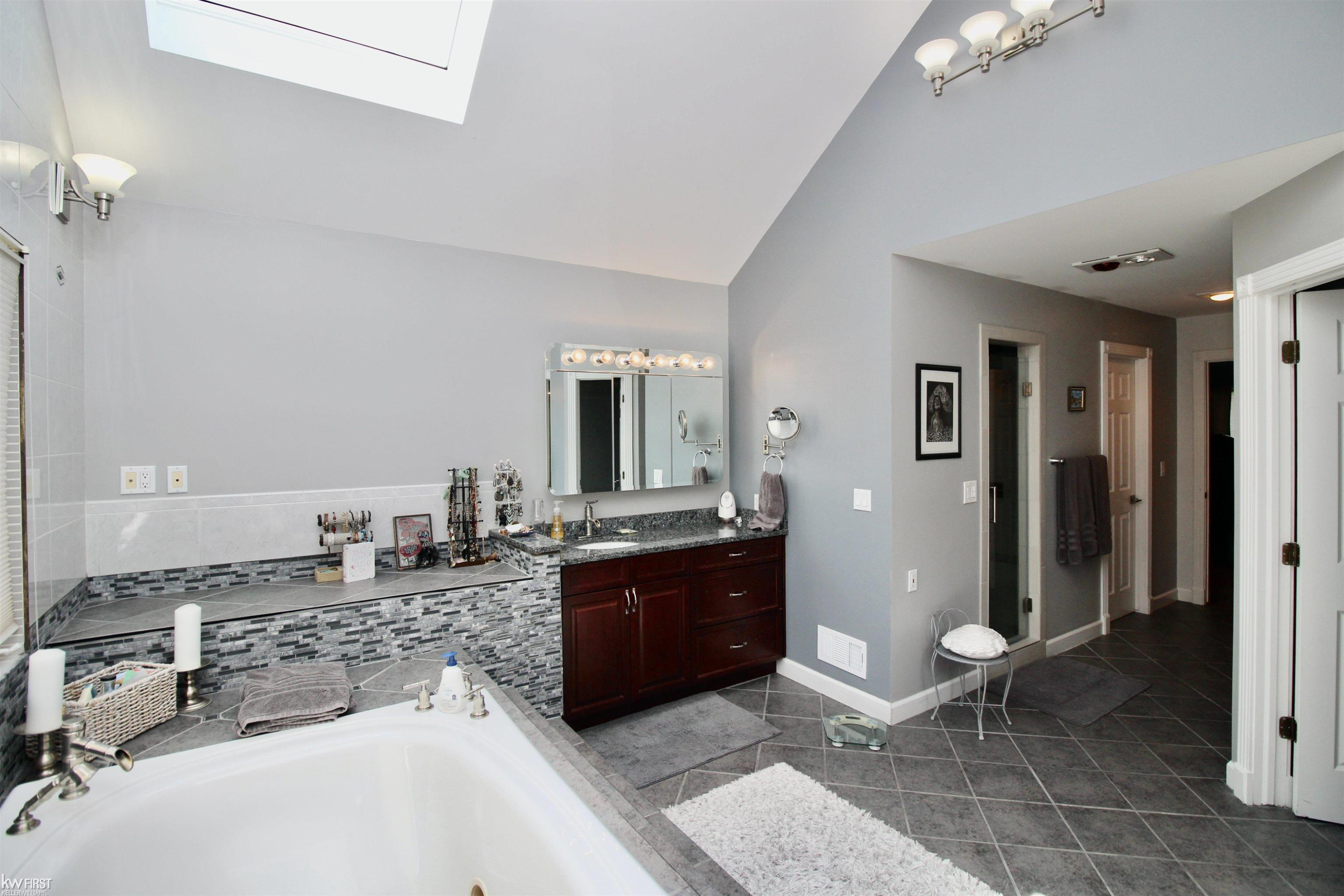 7090 E Hill Road, Grand Blanc, MI 48439 — Photo 55