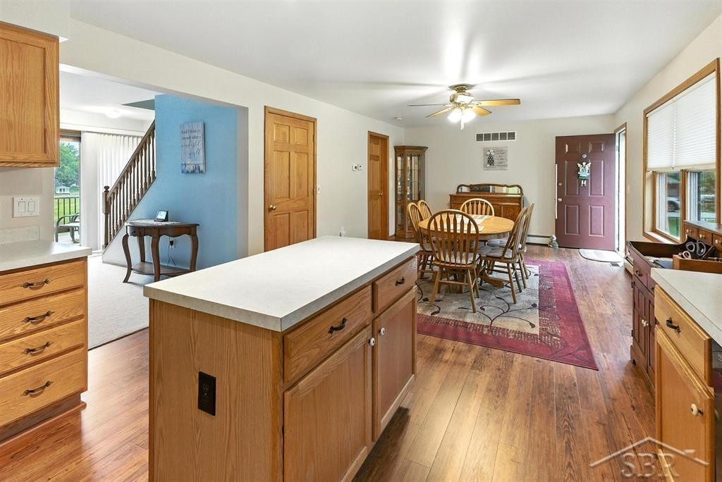 5505 N Clarence Court, Sanford, MI 48657 — Photo 8
