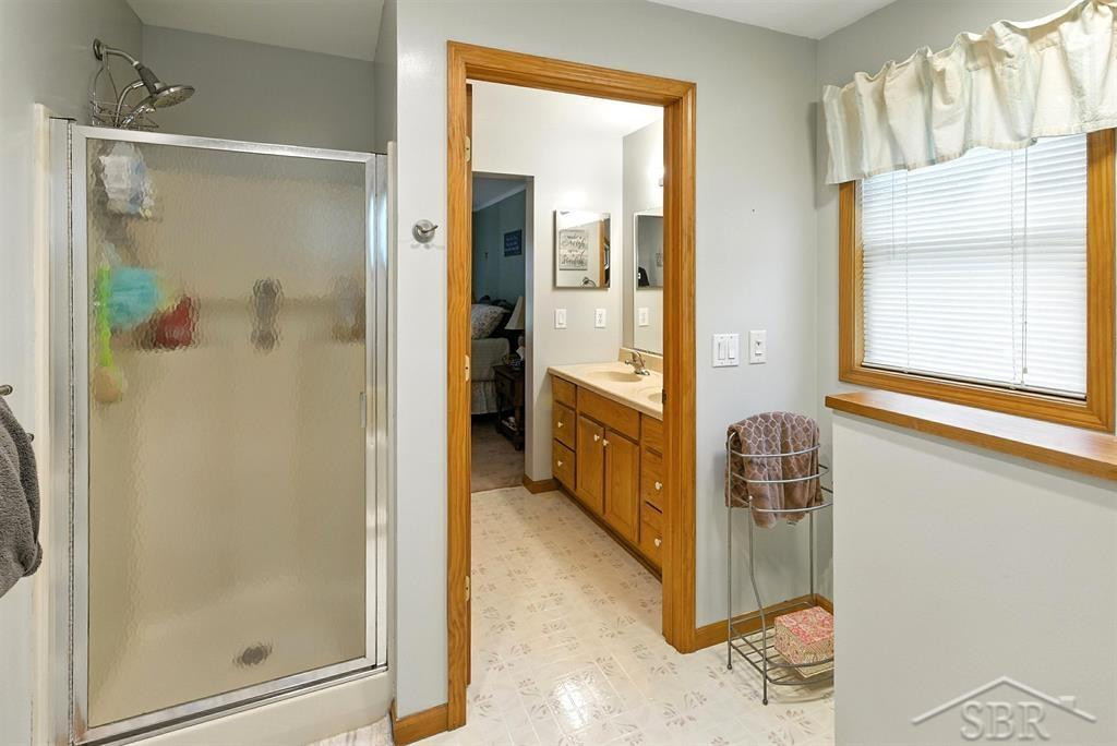 5505 N Clarence Court, Sanford, MI 48657 — Photo 15
