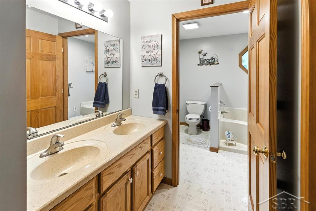 5505 N Clarence Court, Sanford, MI 48657 — Photo 16