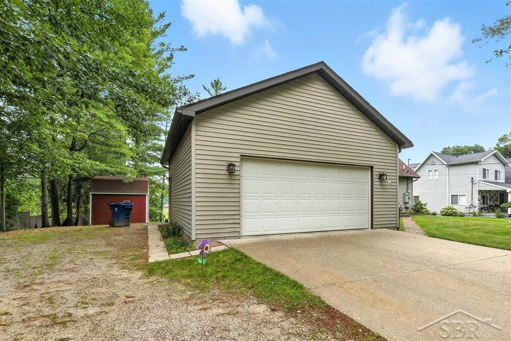 5505 N Clarence Court, Sanford, MI 48657 — Photo 36