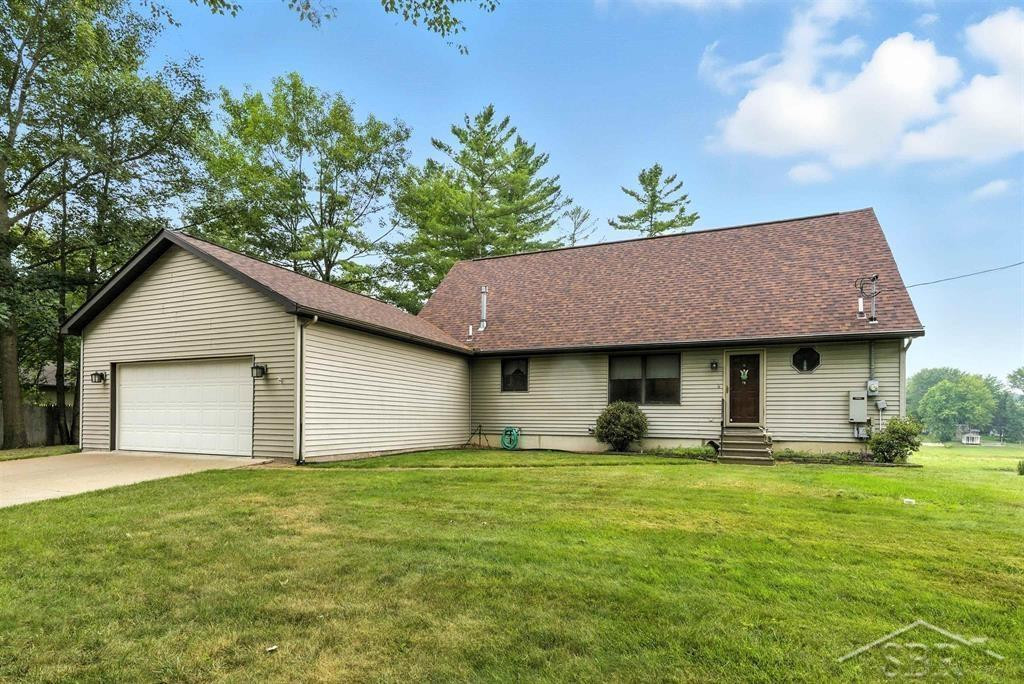 5505 N Clarence Court, Sanford, MI 48657 — Photo 45