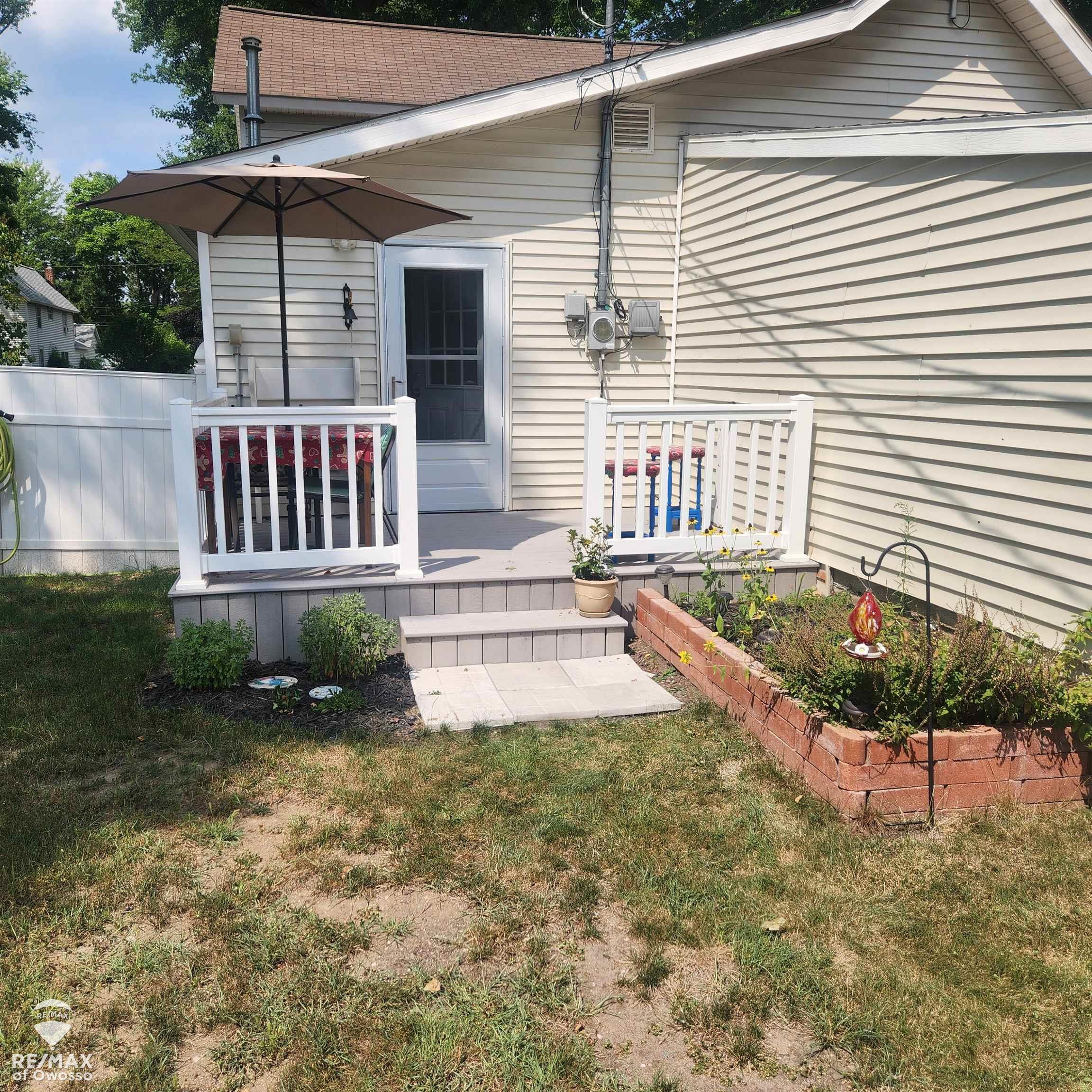 205 W Maple Street, Shepherd, MI 48883 — Photo 2