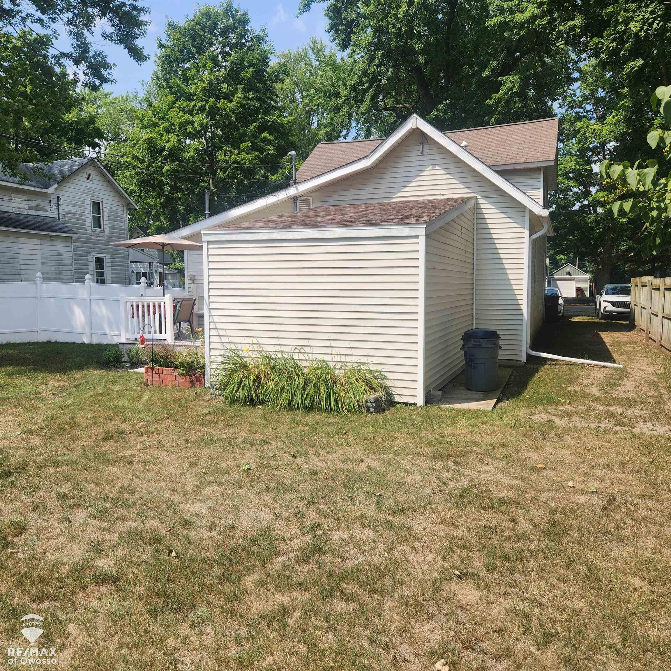 205 W Maple Street, Shepherd, MI 48883 — Photo 3
