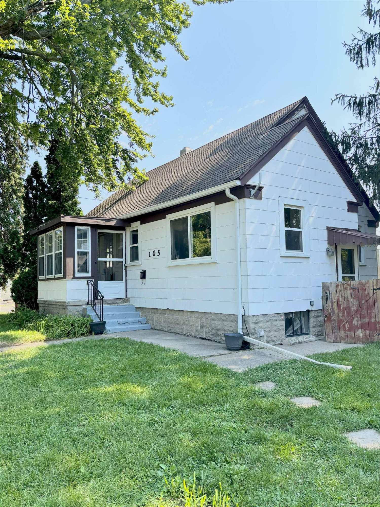 105 S Monroe Street, Blissfield, MI 49228 — Photo 3