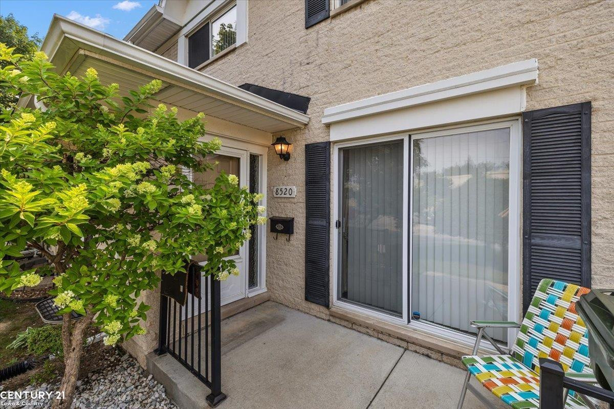 8520 Hampshire Drive, Sterling Heights, MI 48313 — Photo 5