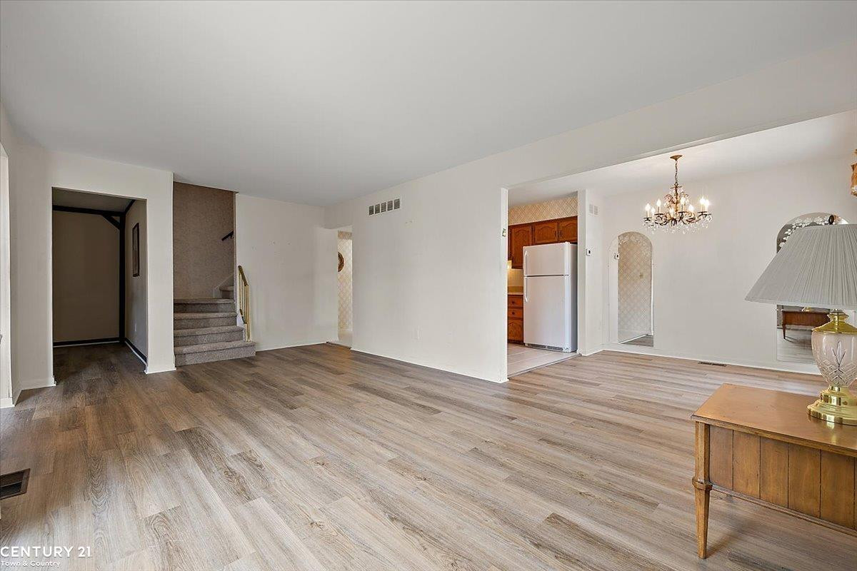 8520 Hampshire Drive, Sterling Heights, MI 48313 — Photo 10