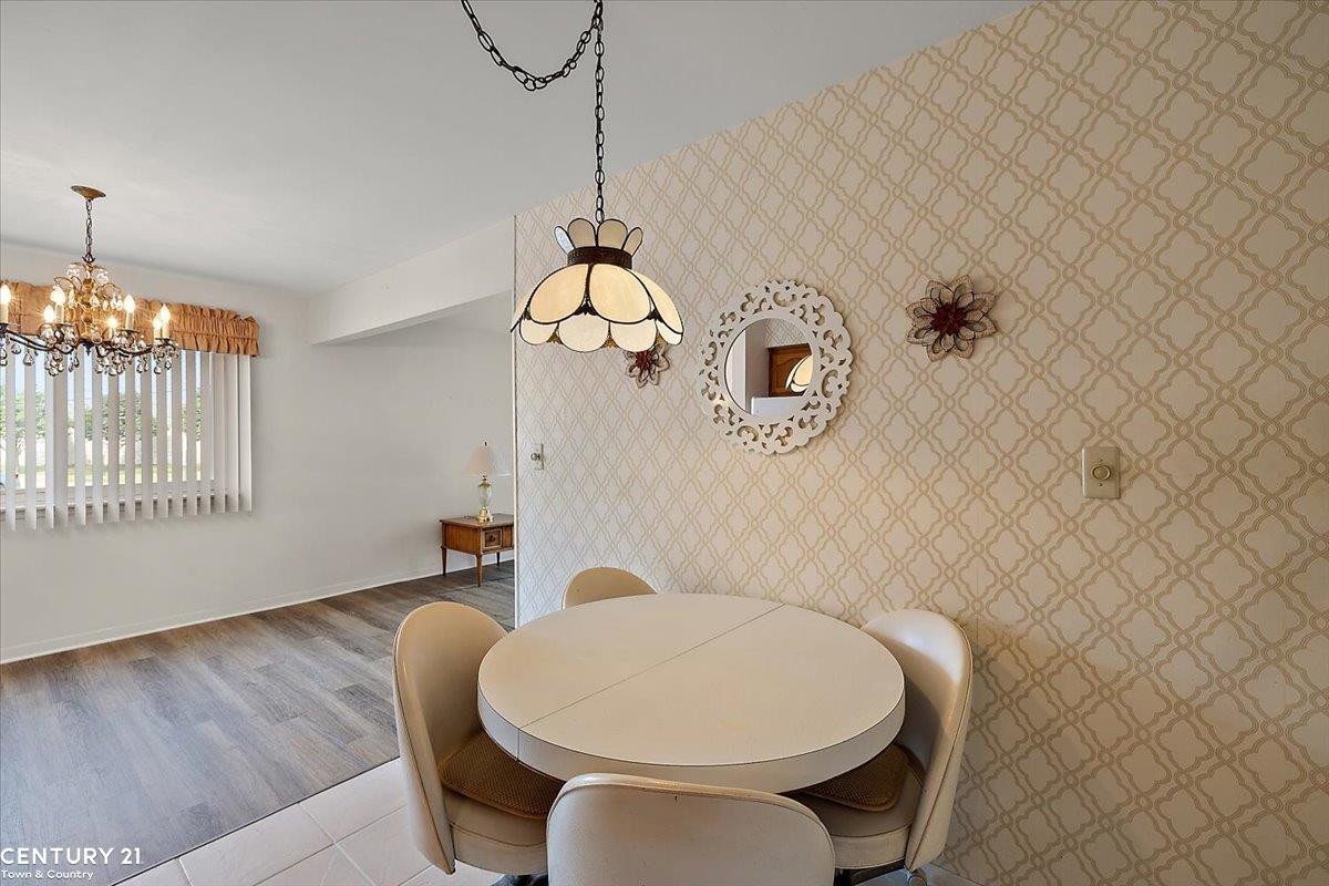 8520 Hampshire Drive, Sterling Heights, MI 48313 — Photo 16
