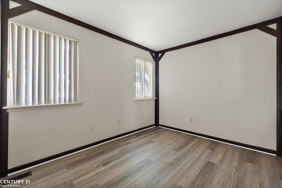 8520 Hampshire Drive, Sterling Heights, MI 48313 — Photo 18