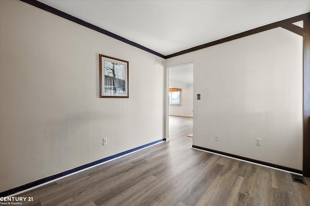 8520 Hampshire Drive, Sterling Heights, MI 48313 — Photo 19