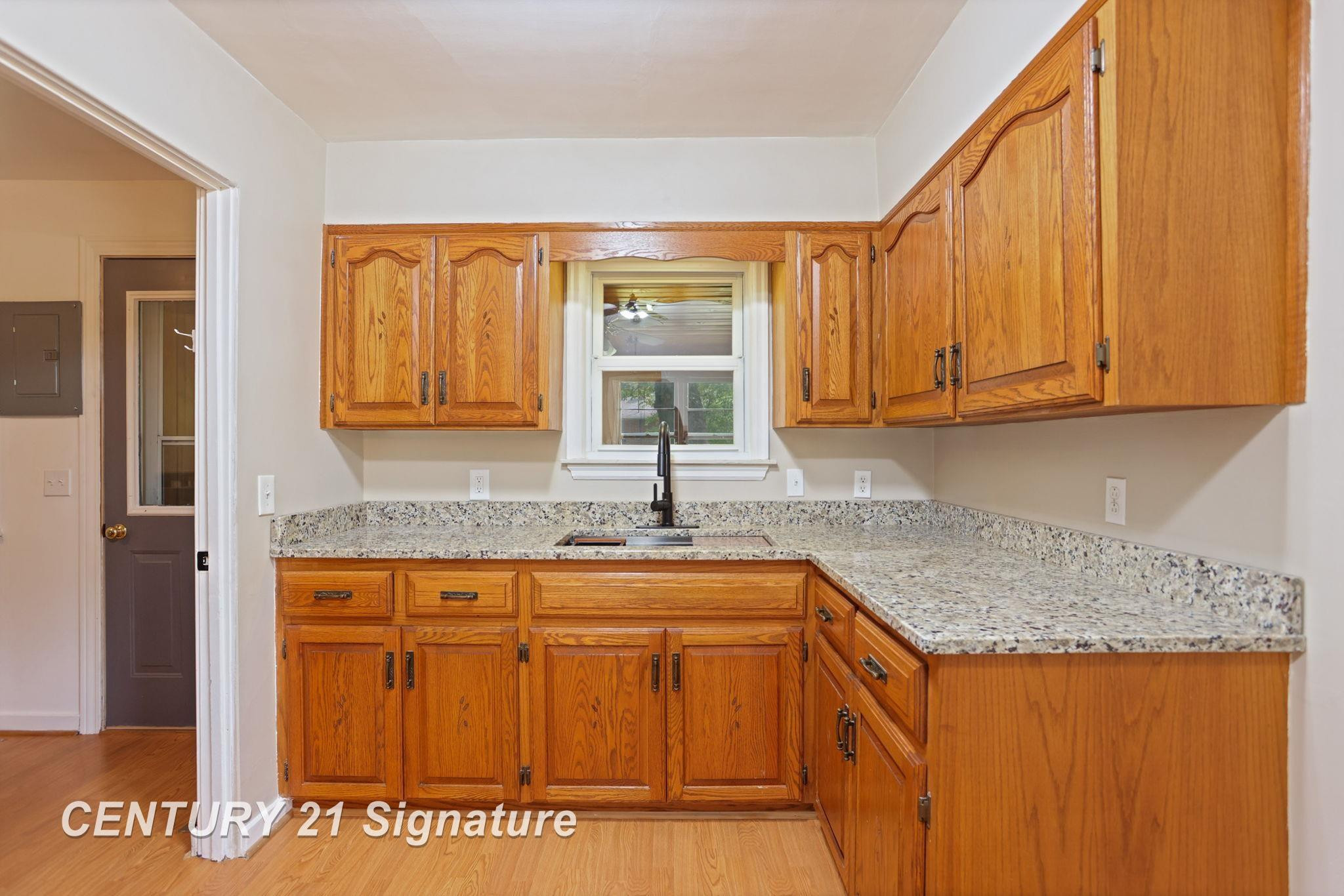 440 S 28th Street, Saginaw, MI 48601 — Photo 6
