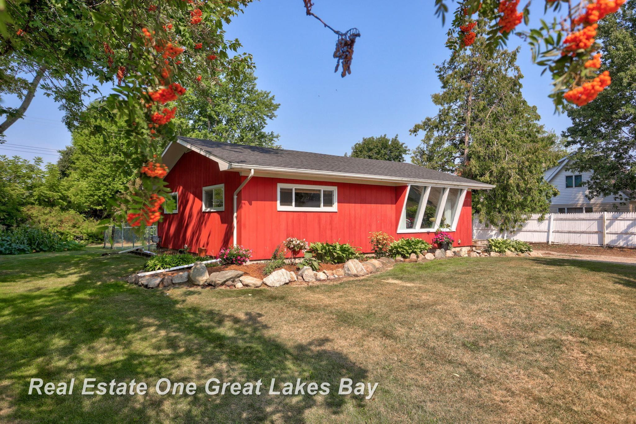 2287 N Main Street, MI 48733 — Photo 2