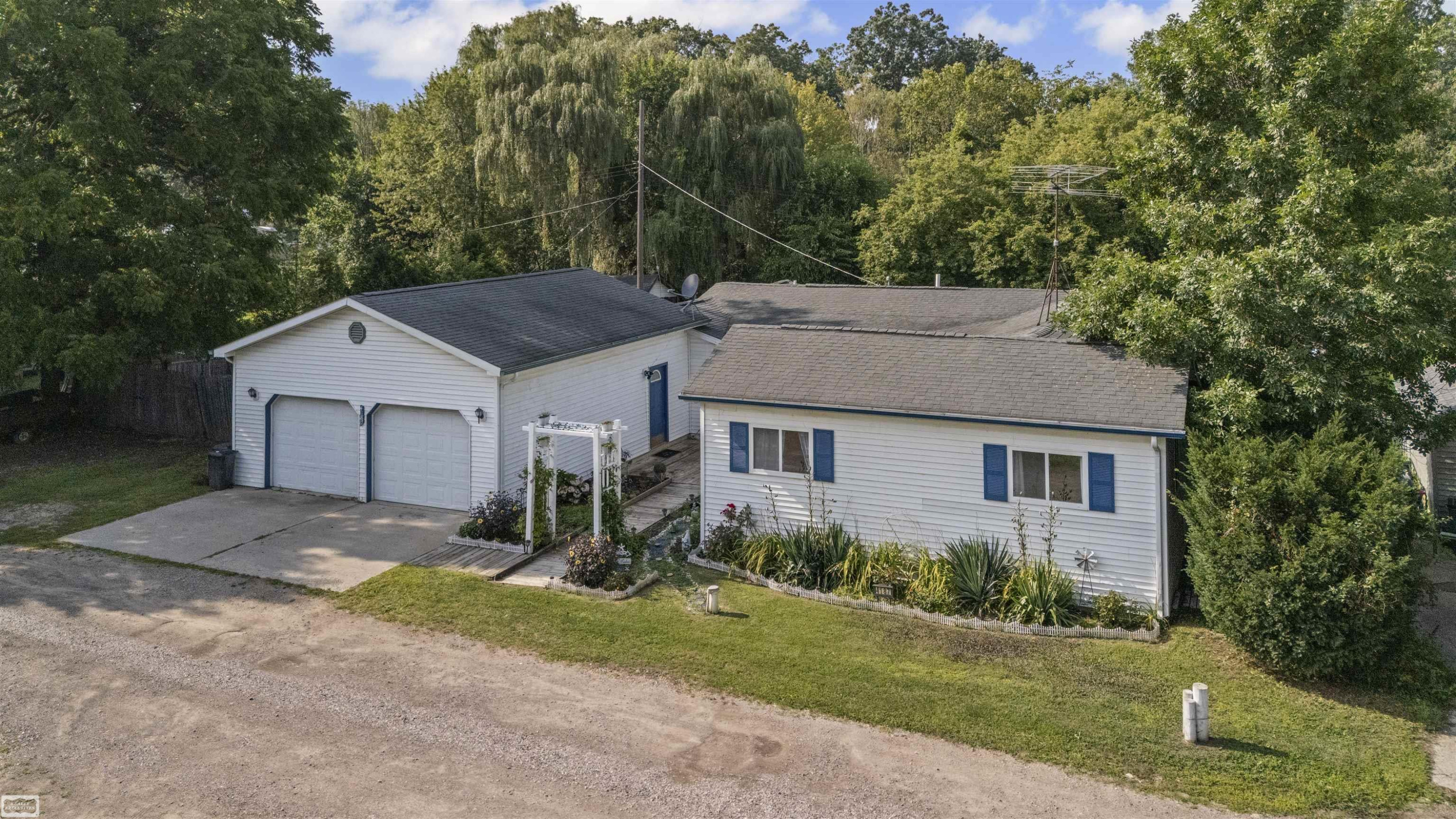 4187 Pleasant Drive, Attica, MI 48412 — Photo 2