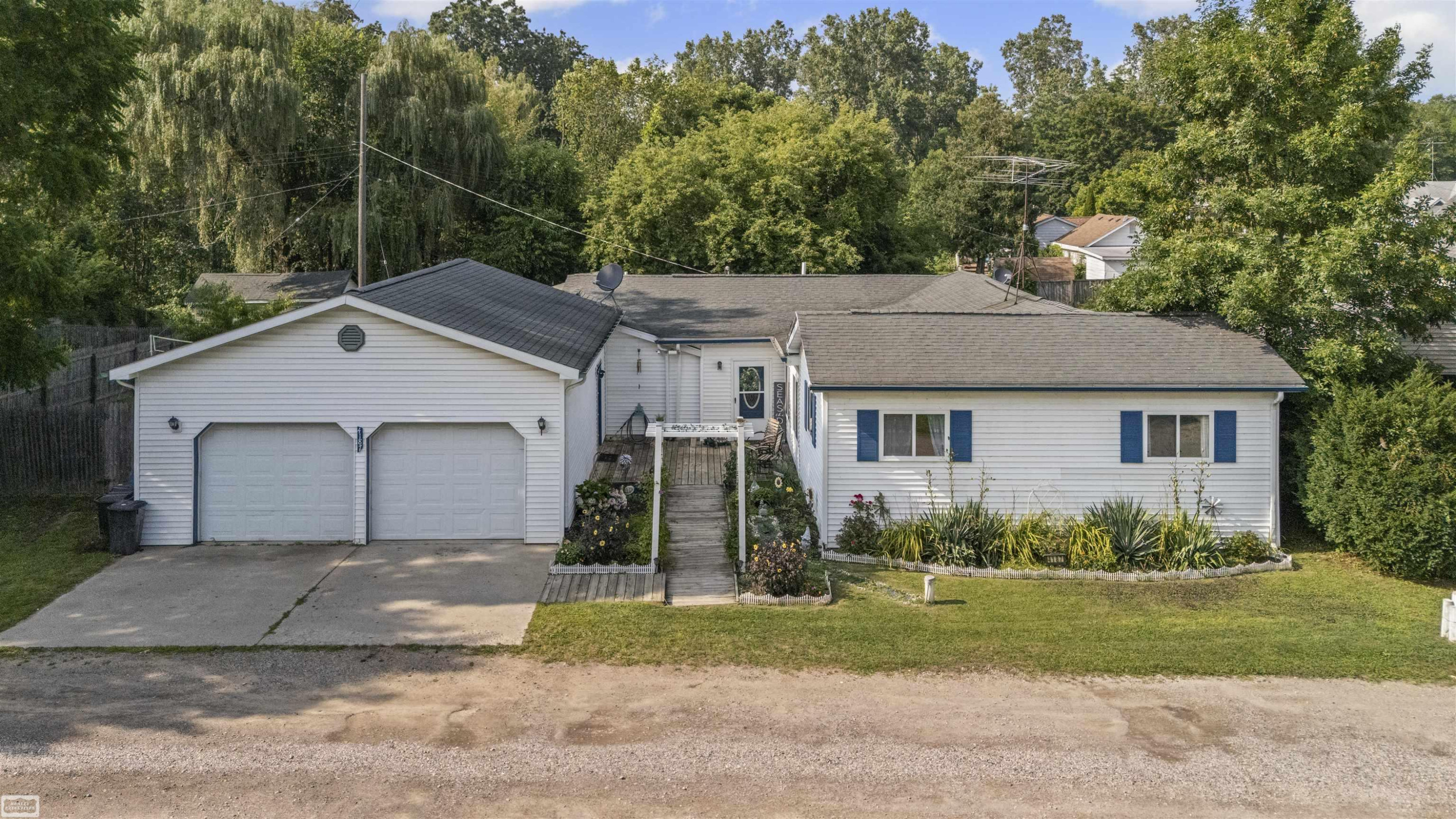 4187 Pleasant Drive, Attica, MI 48412 — Photo 8