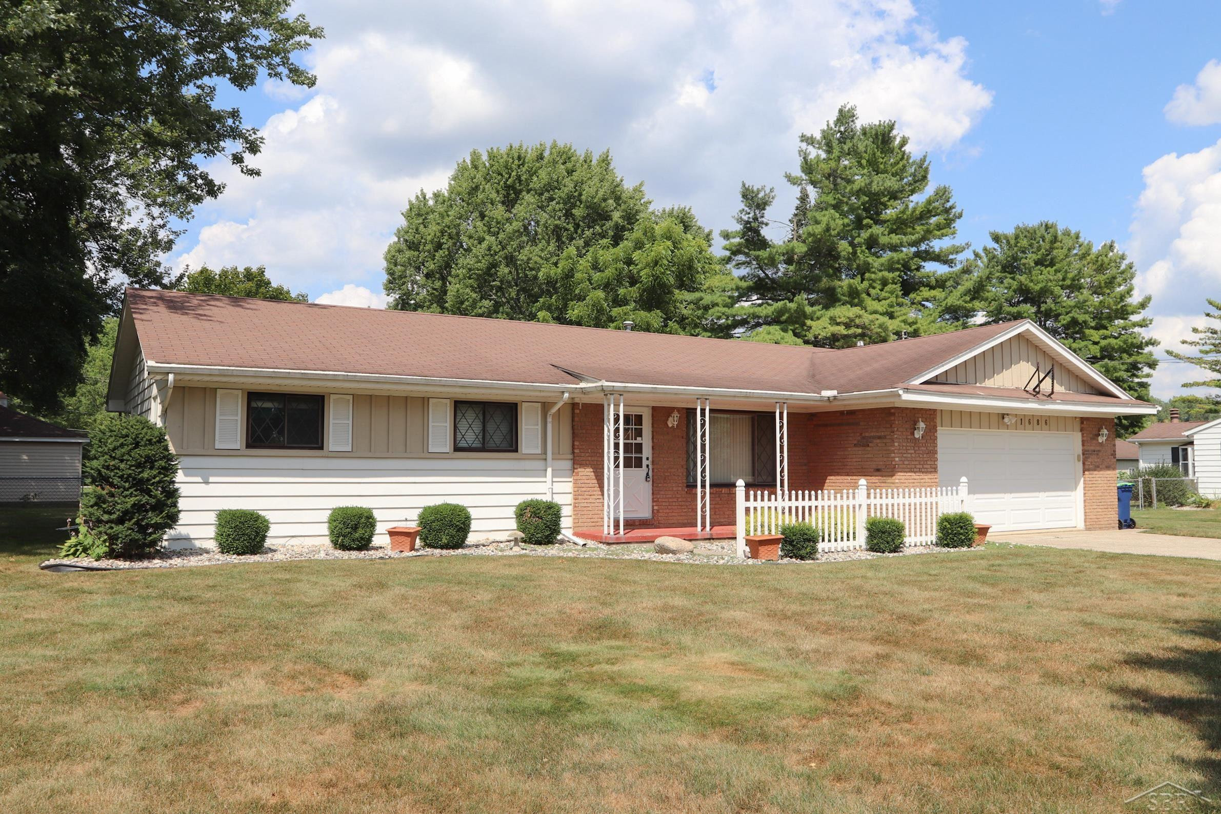 1686 Michaelane Drive, Saginaw, MI 48604 — Photo 2