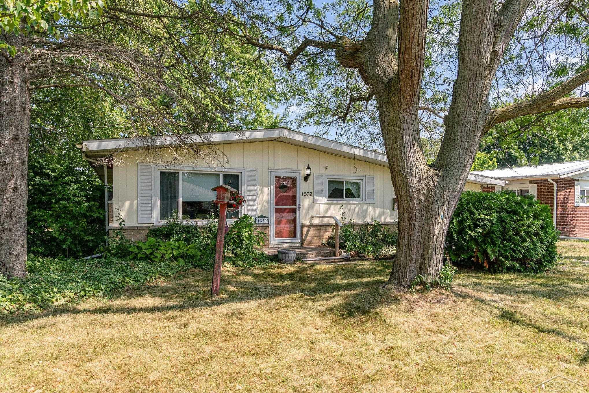 1579 Joy Road, Saginaw, MI 48601 — Photo 2
