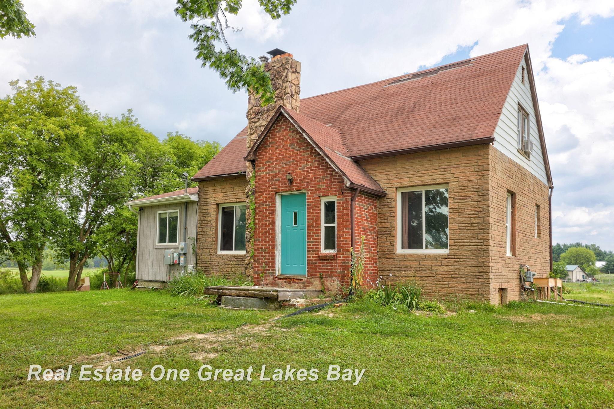 9797 Fostoria Road, Fostoria, MI 48435 — front exterior