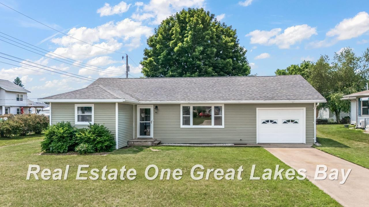 2209 12th S. Avenue, Escanaba, MI 49829 — front exterior