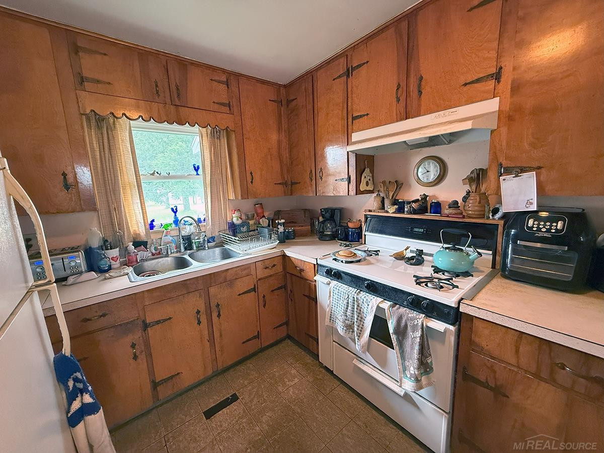 10765 Dorwood Road, Burt, MI 48417 — Photo 6
