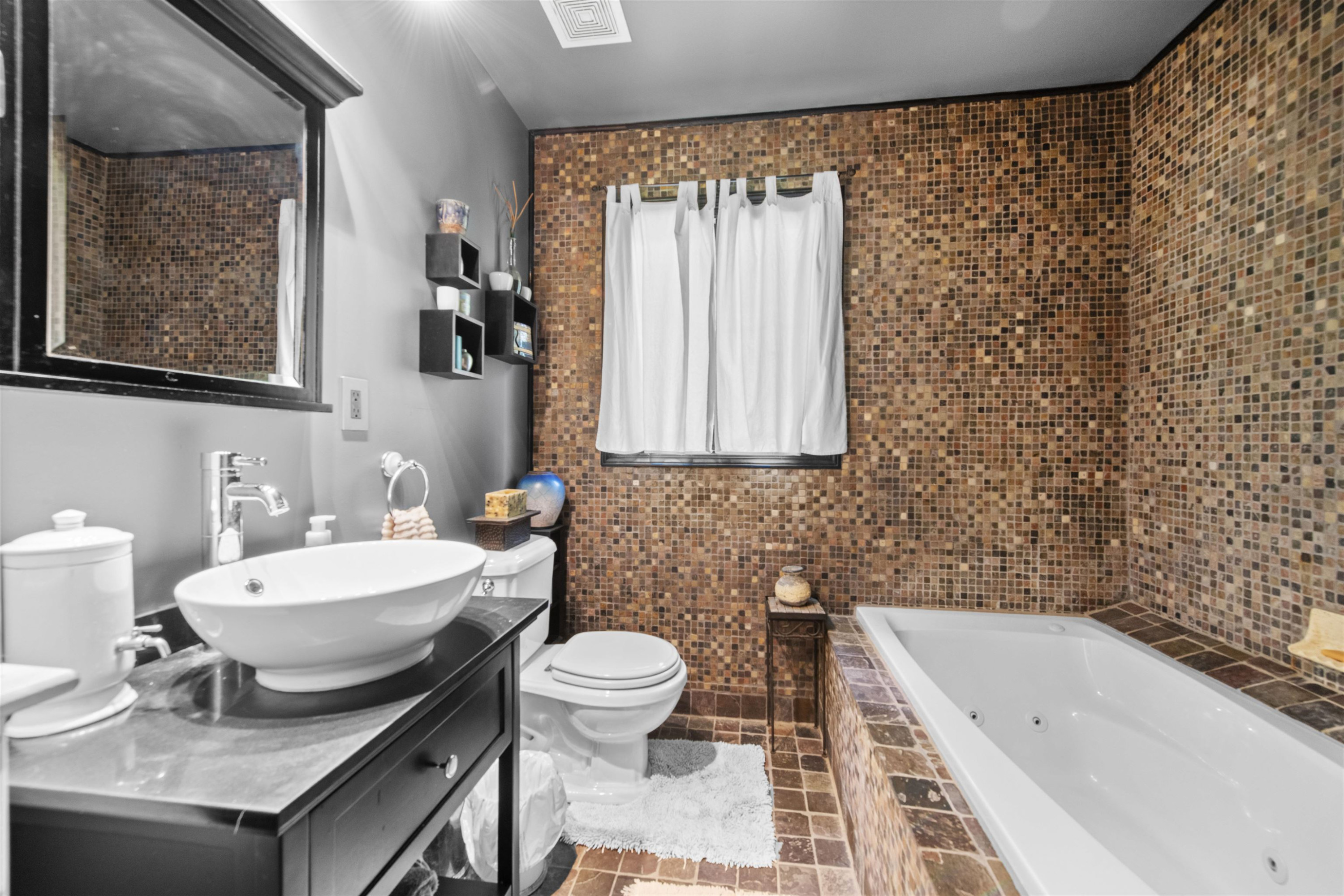 6715 North Pointe Road, MI — Photo 18