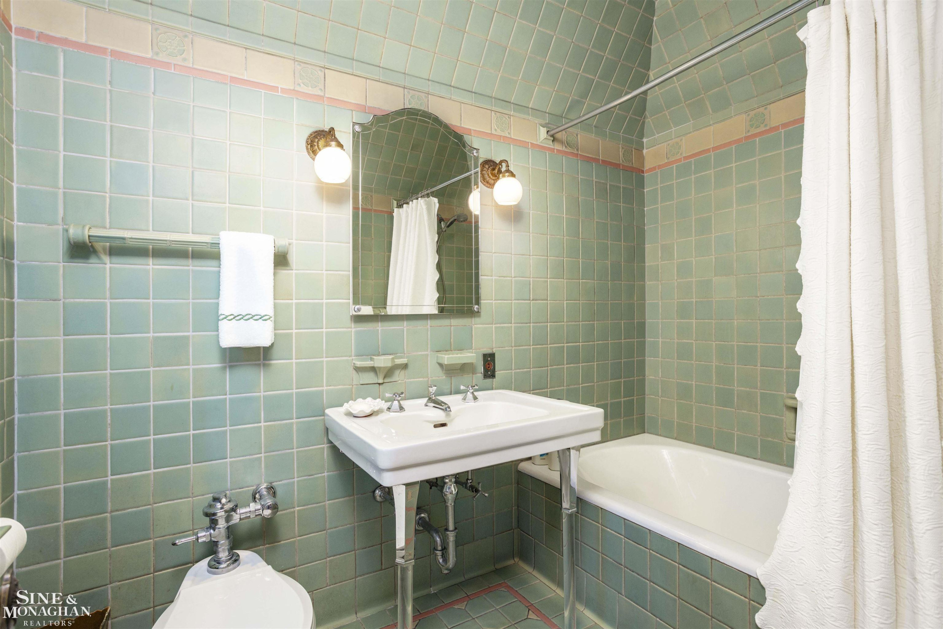273 Ridge Road, Grosse Pointe Farms, MI 48236 — Photo 35