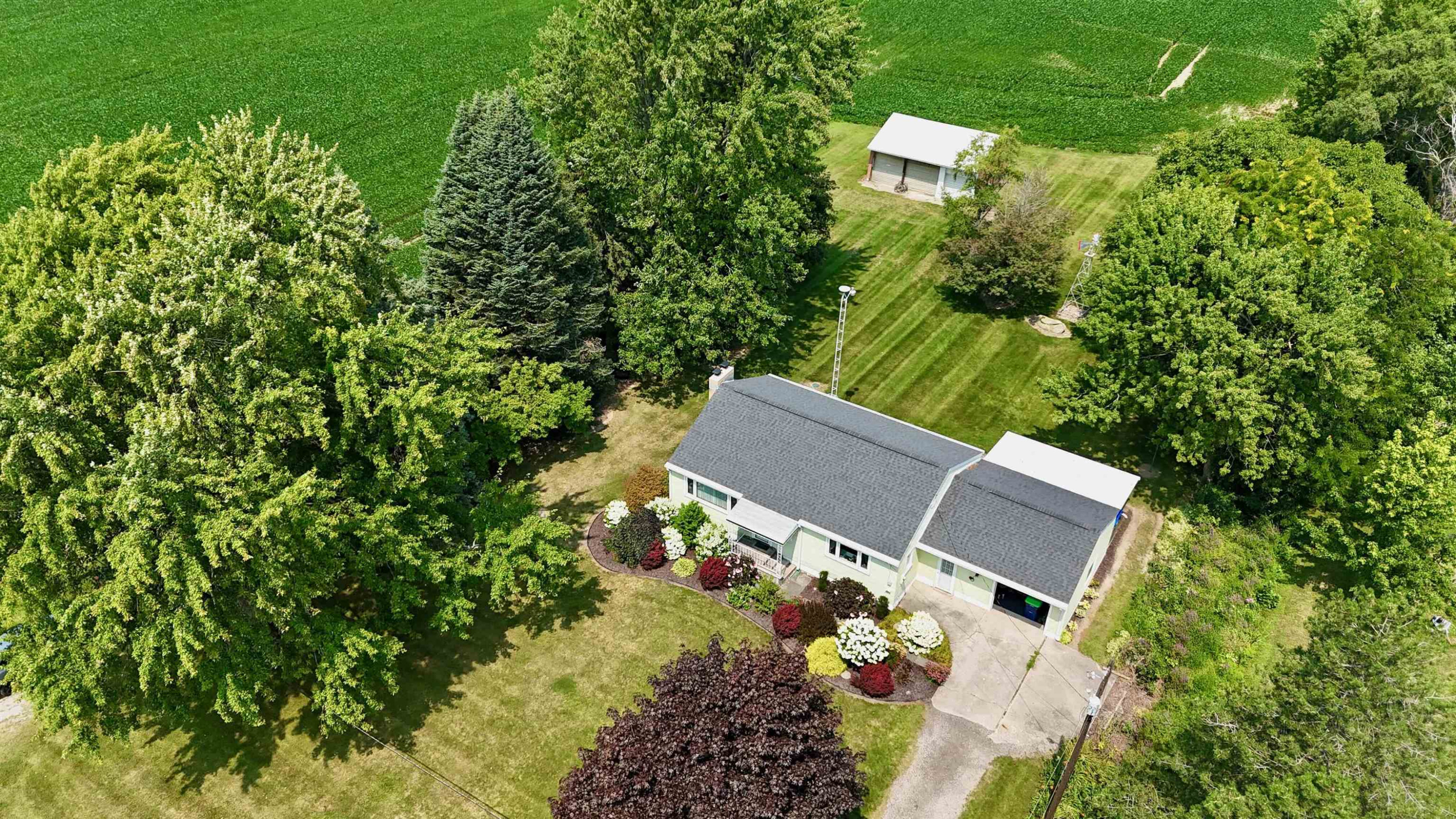 12490 W Brady Road, Chesaning, MI 48616 — Photo 2