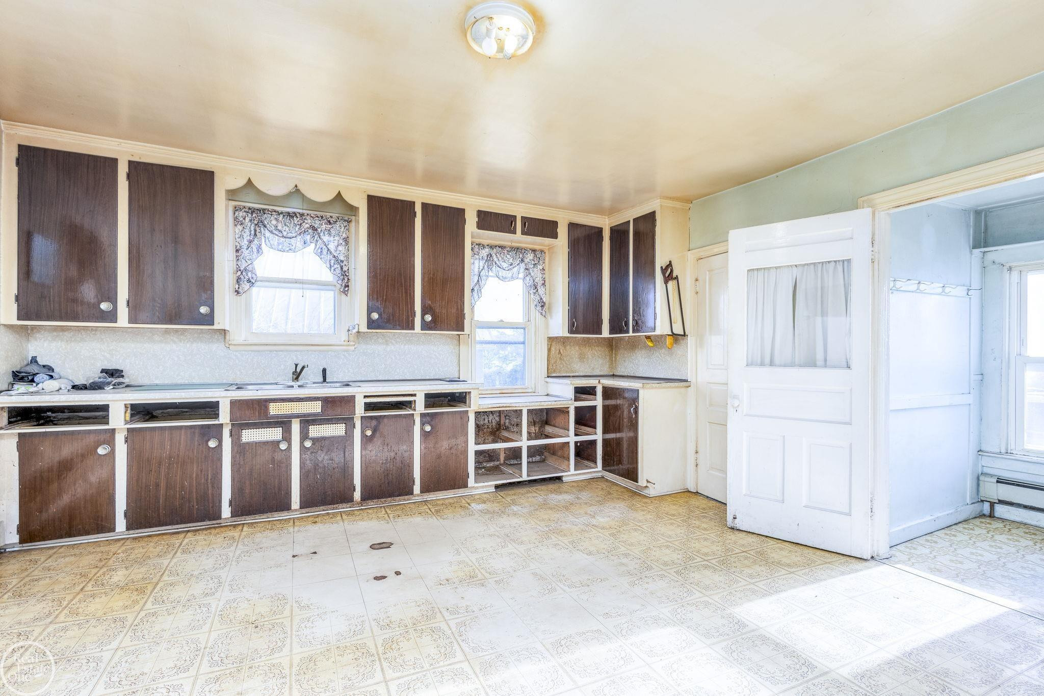 10042 Lindsey Road, MI 48064 — Photo 16