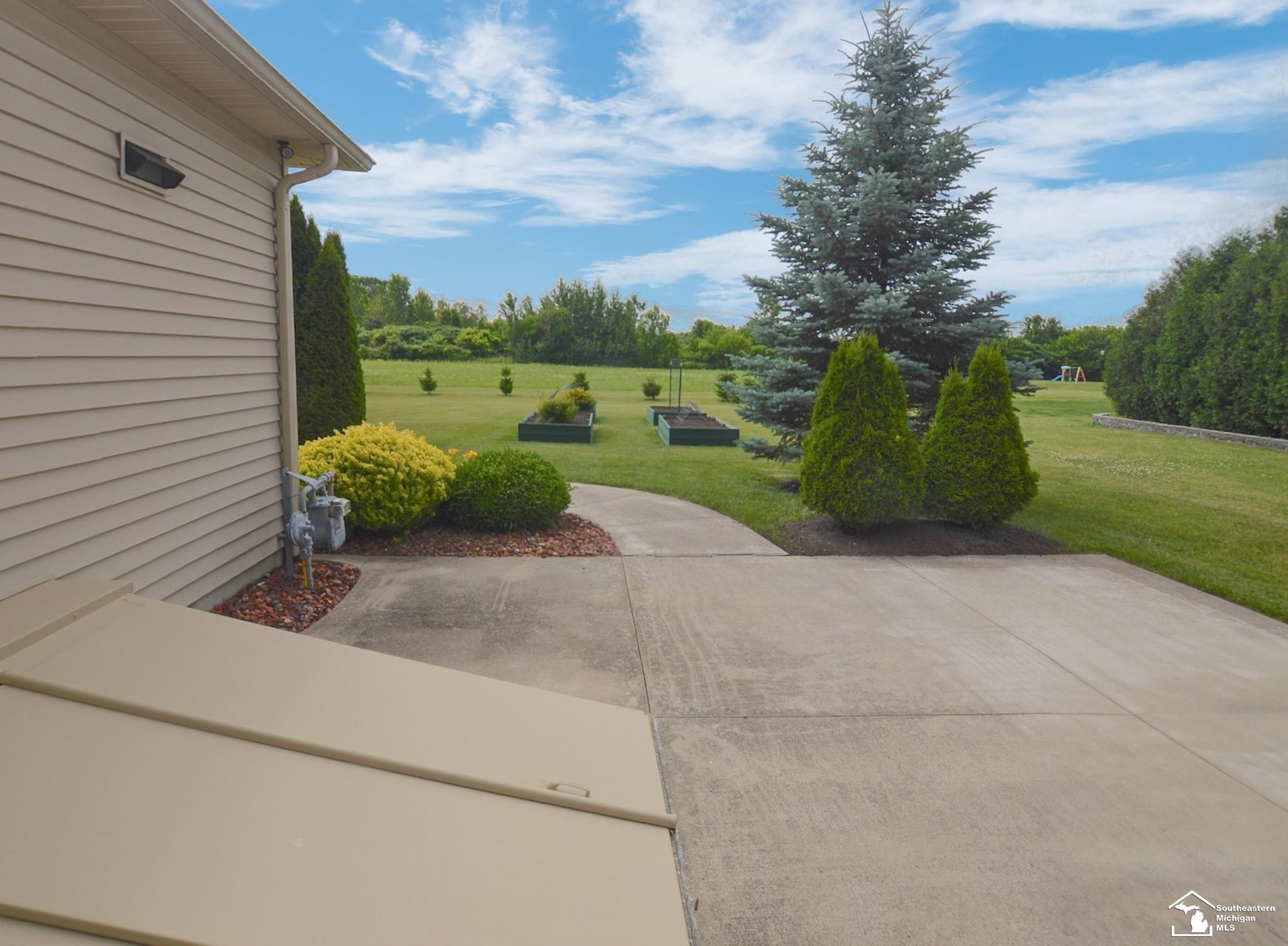 7963 Antes Drive, Monroe, MI 48162 — Photo 18