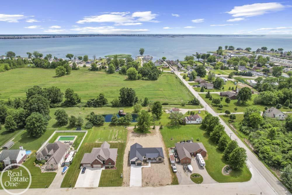 8439 Swan Court, MI — Photo 40