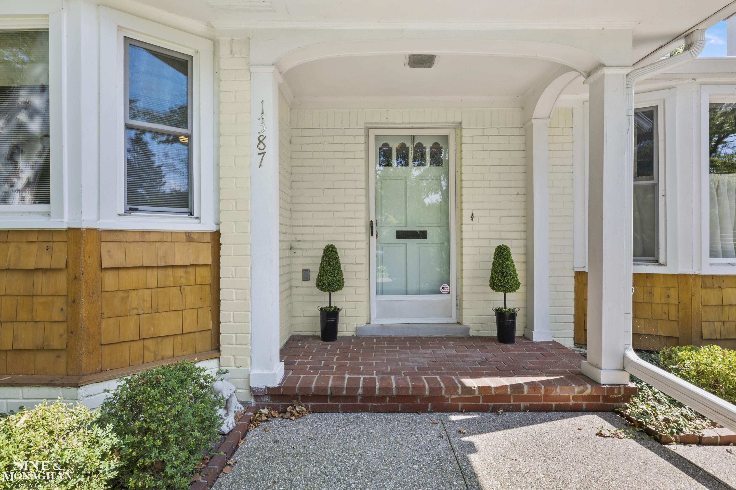 1387 Kensington Road, Grosse Pointe Park, MI 48230 — Photo 2