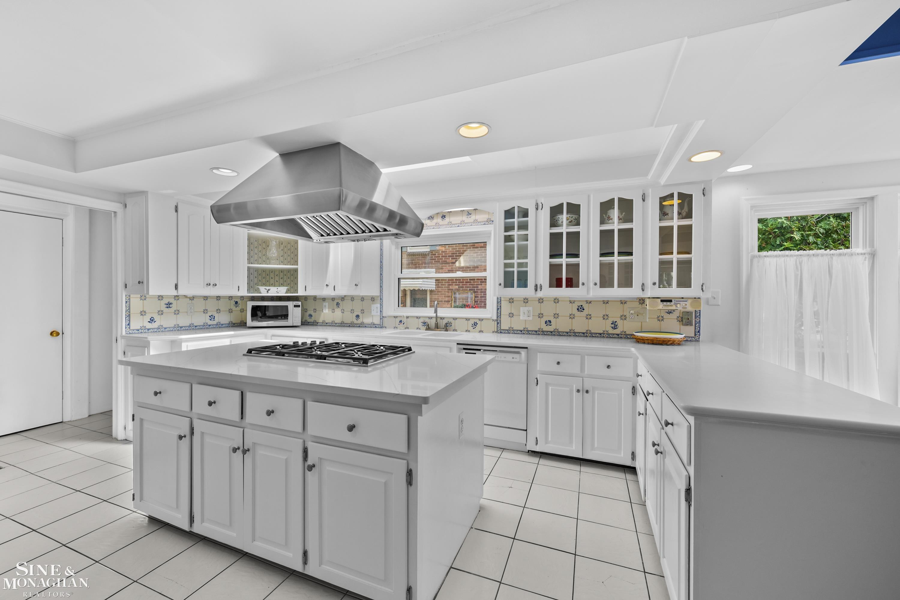 1387 Kensington Road, Grosse Pointe Park, MI 48230 — Photo 6
