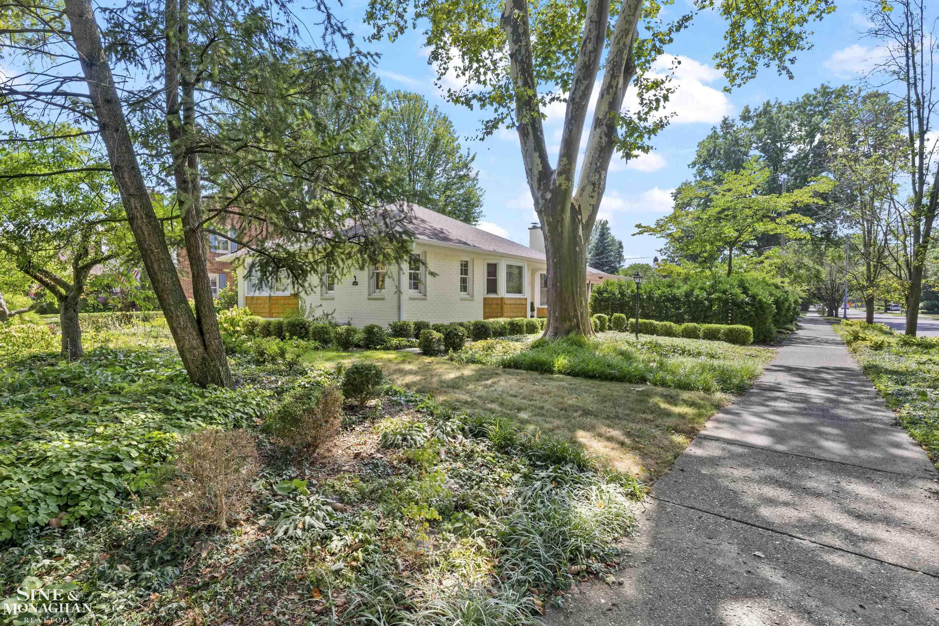 1387 Kensington Road, Grosse Pointe Park, MI 48230 — Photo 40