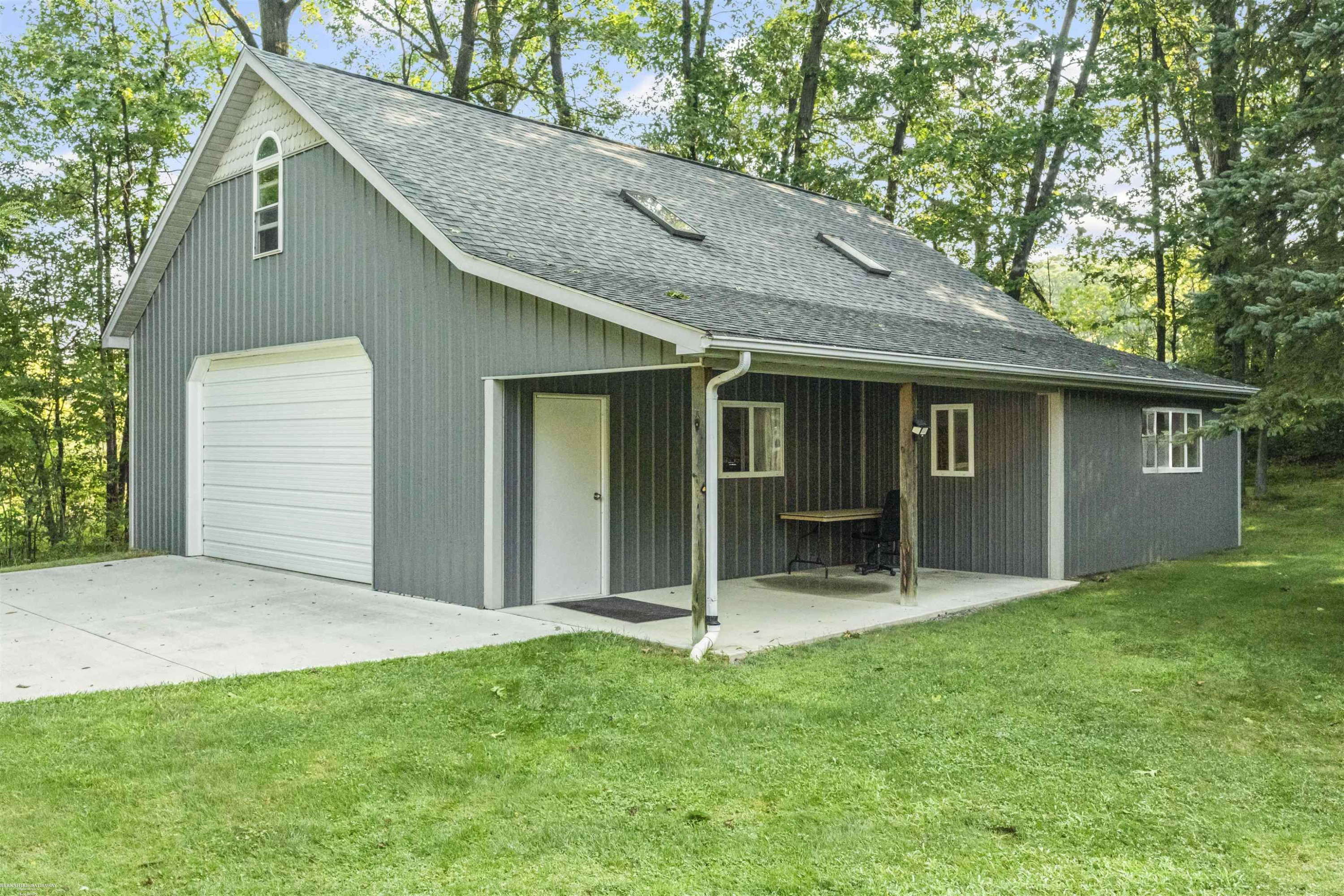 2148 Hidden Lane, Leonard, MI 48367 — Photo 47