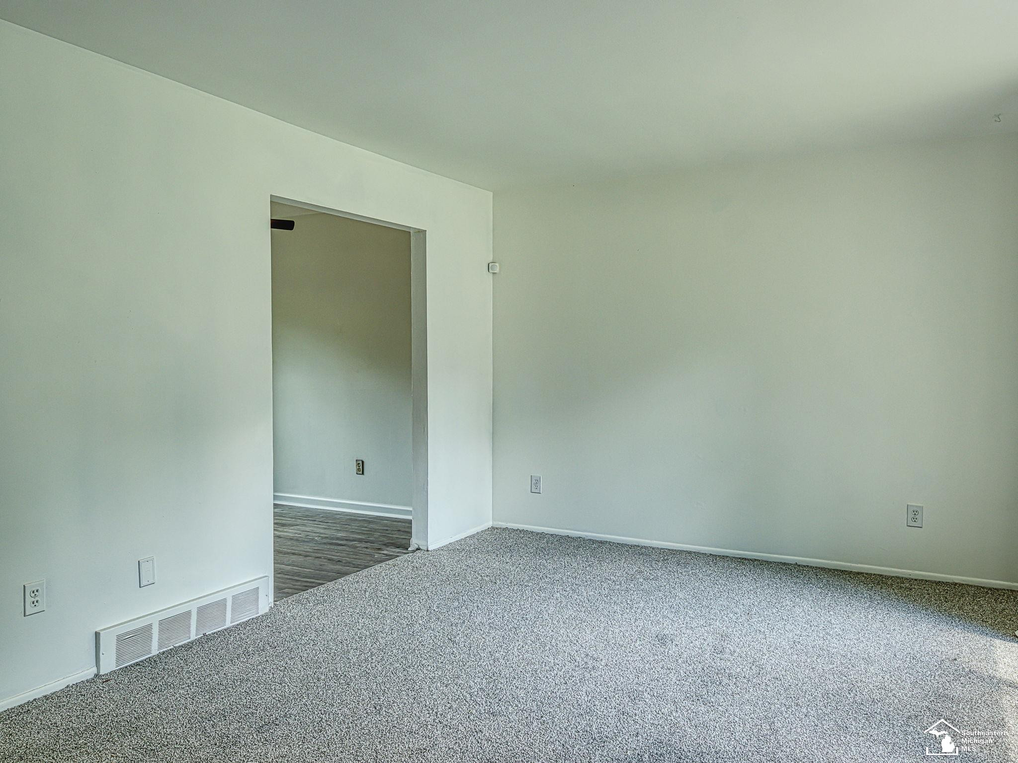8648 Heather Court, Ypsilanti, MI 48198 — Photo 3