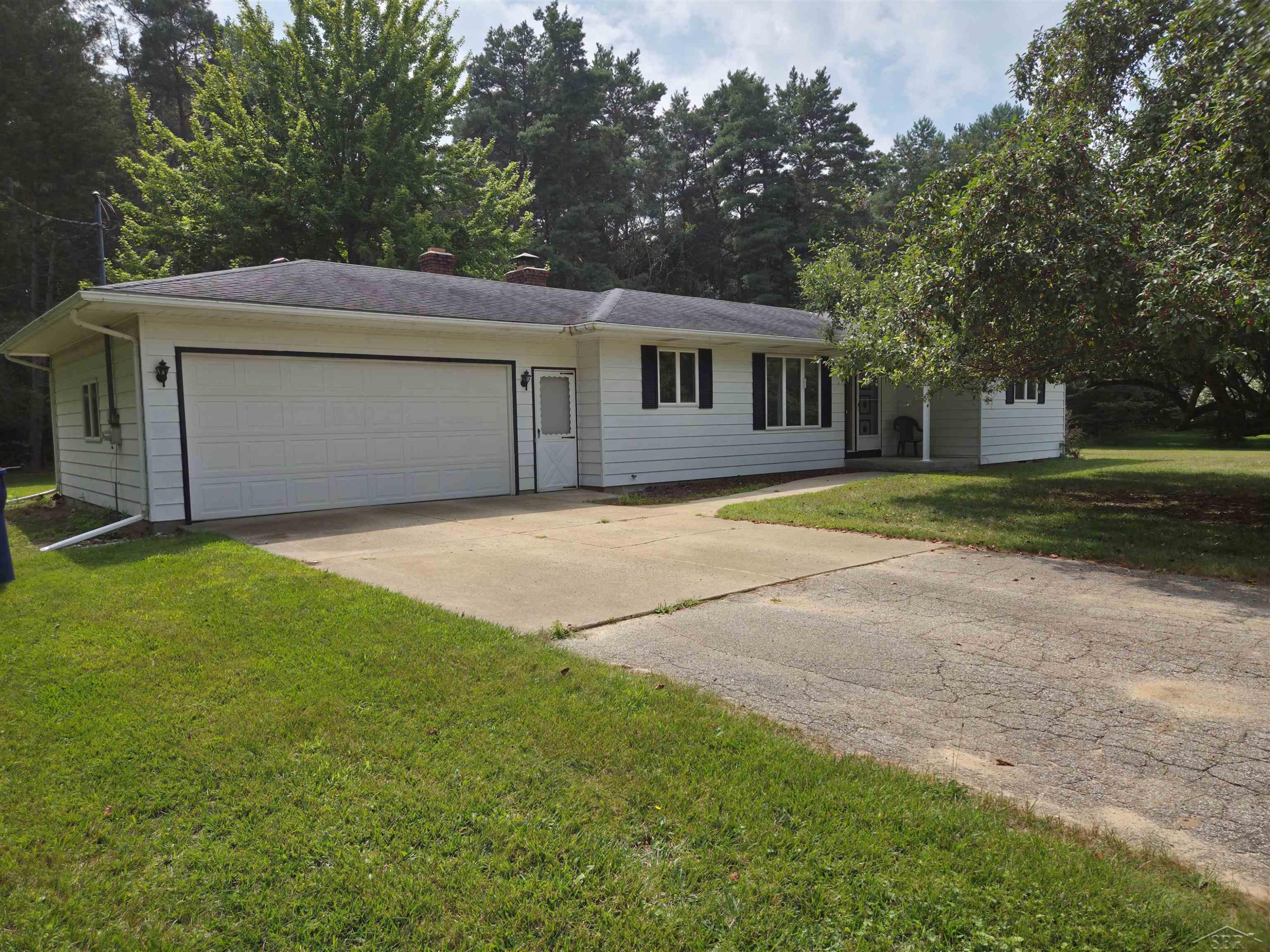 11180 E Jackson Road, Merrill, MI 48637 — front exterior
