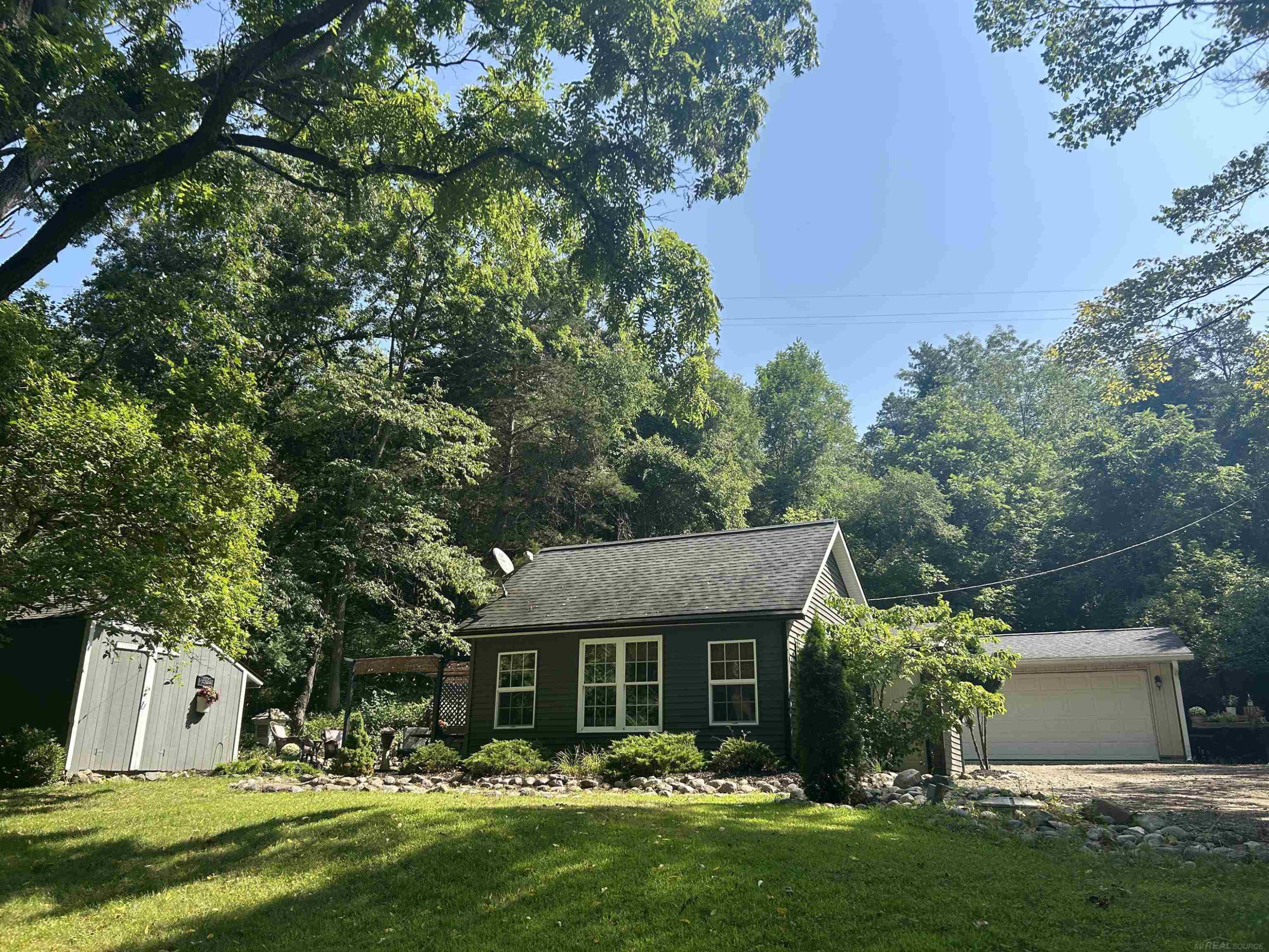 8322 Thurston Road, Pinckney, MI 48169 — front exterior
