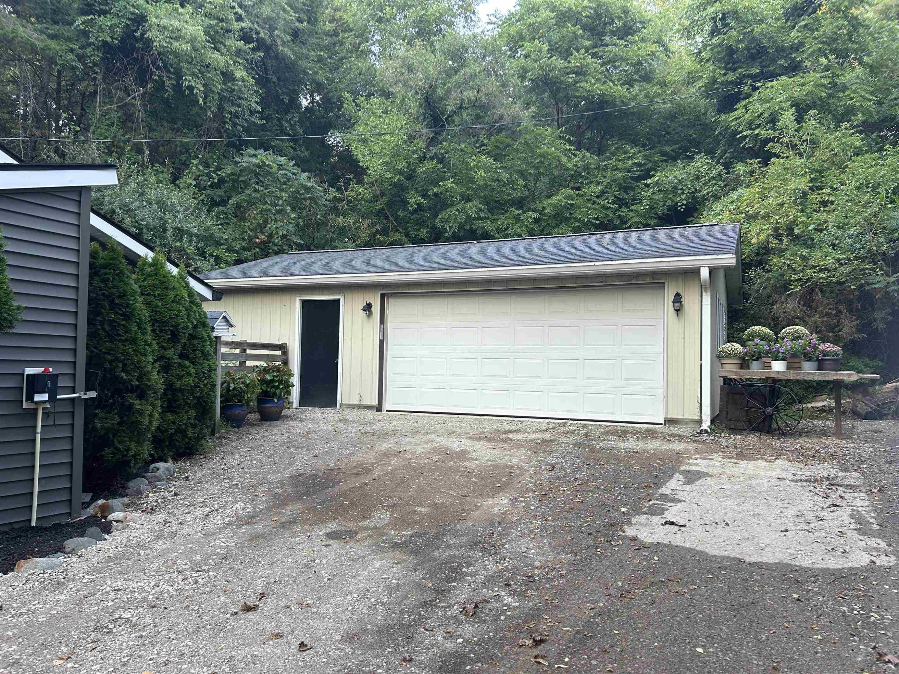 8322 Thurston Road, Pinckney, MI 48169 — Photo 3