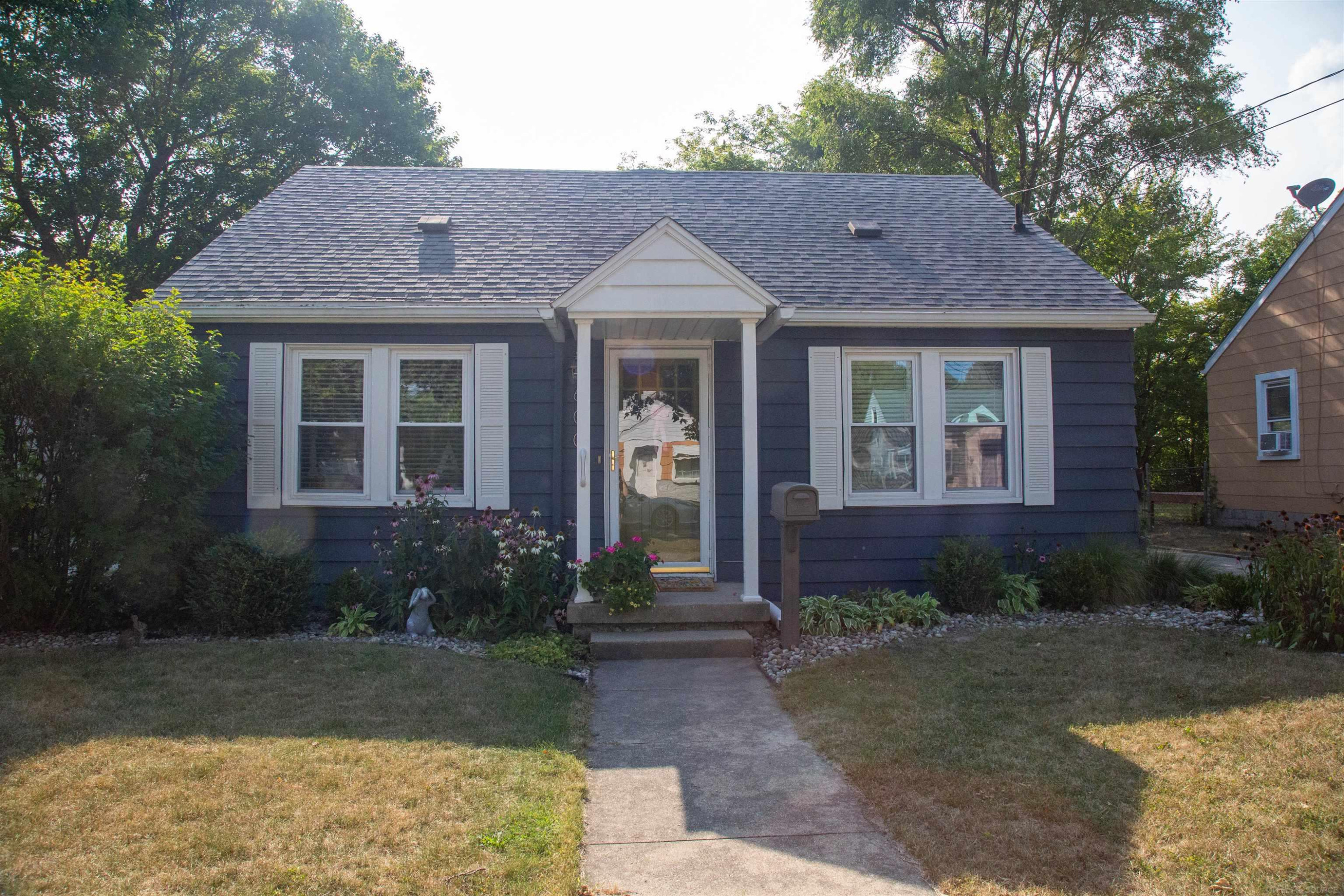 600 Hart Street, Essexville, MI 48732 — front exterior
