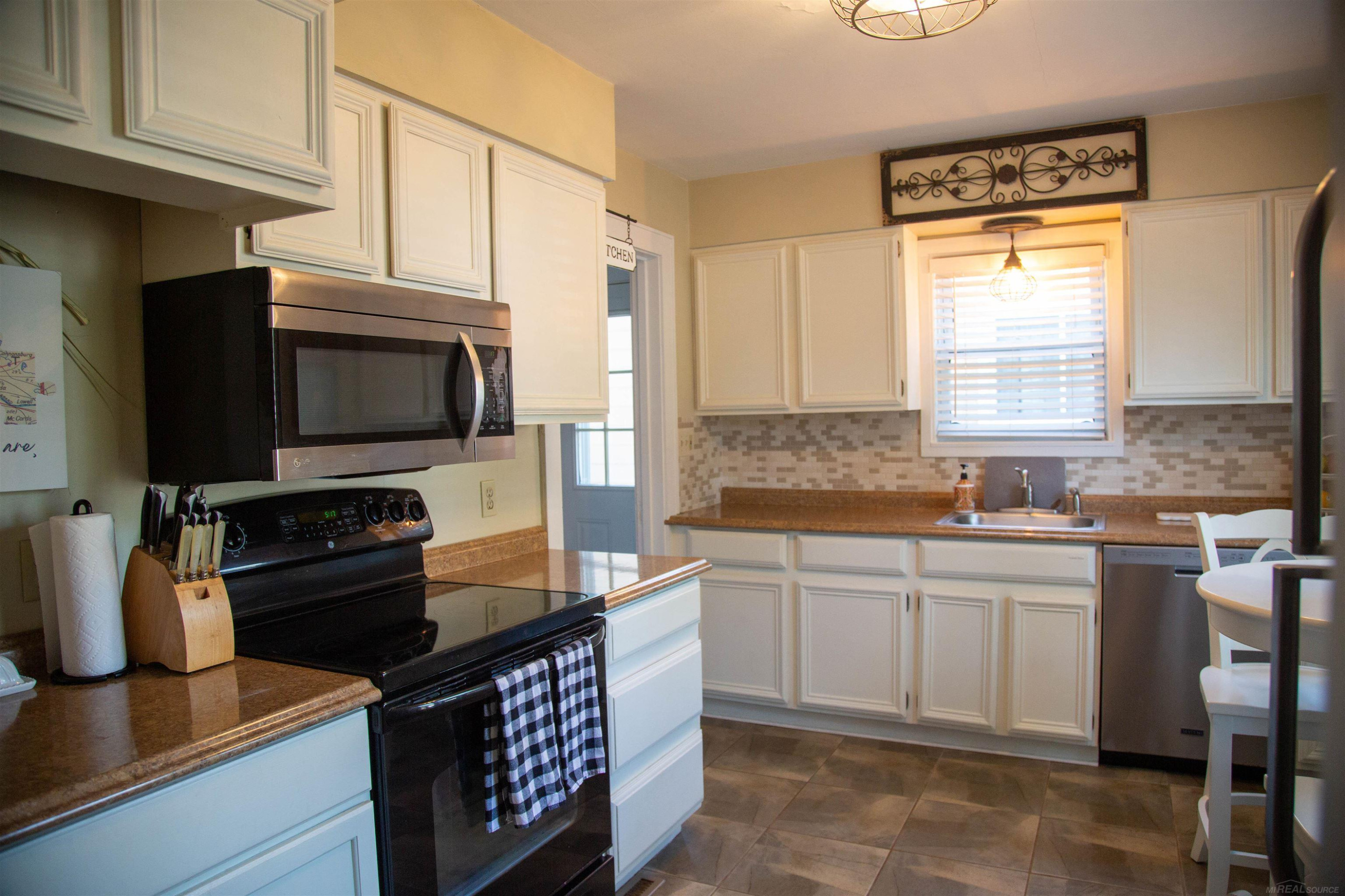 600 Hart Street, Essexville, MI 48732 — Photo 8