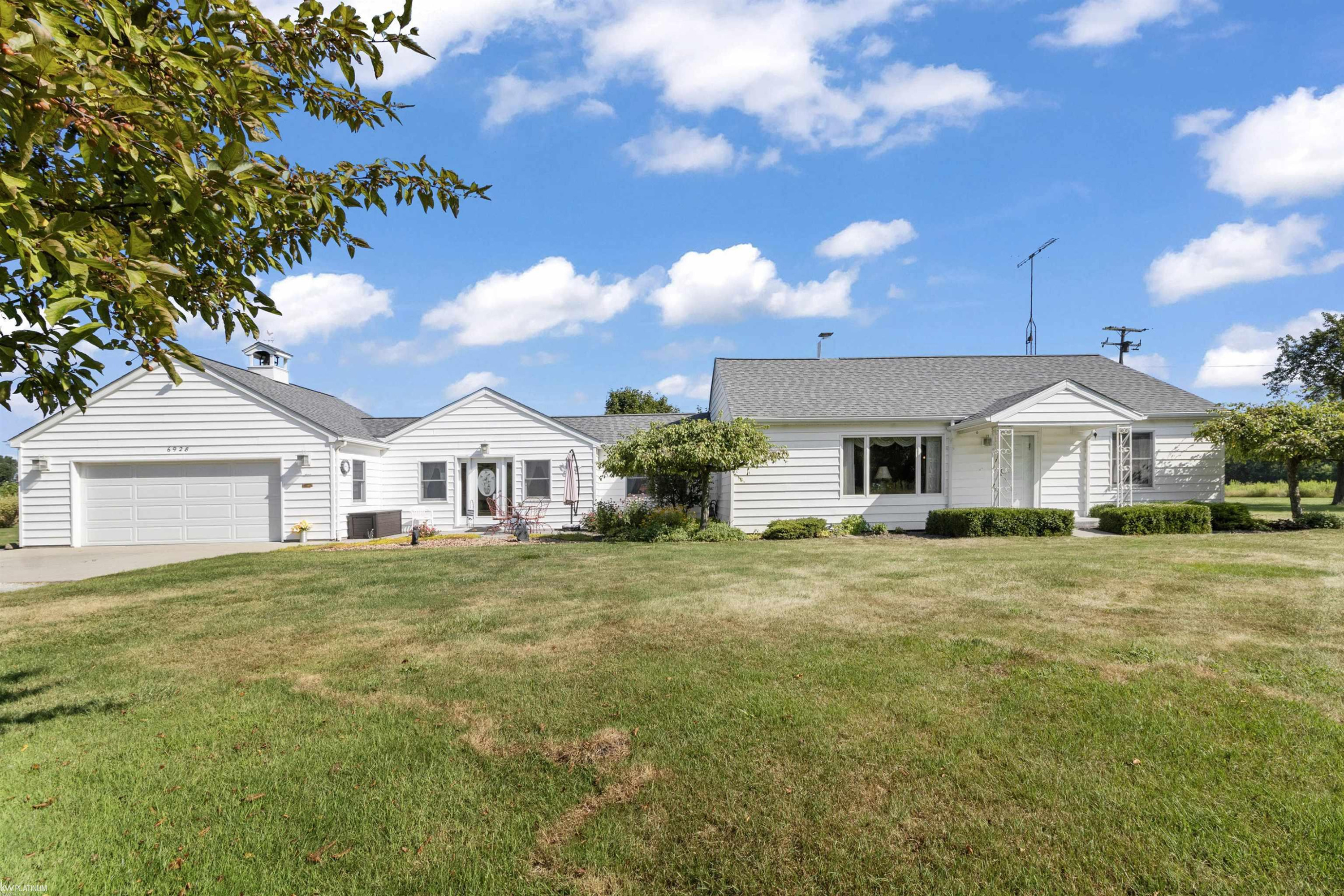 6928 Smiths Creek Road, Kimball, MI — Photo 4