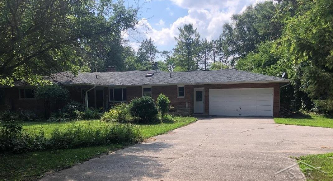 4401 N Hemlock Road, Hemlock, MI 48626 — front exterior