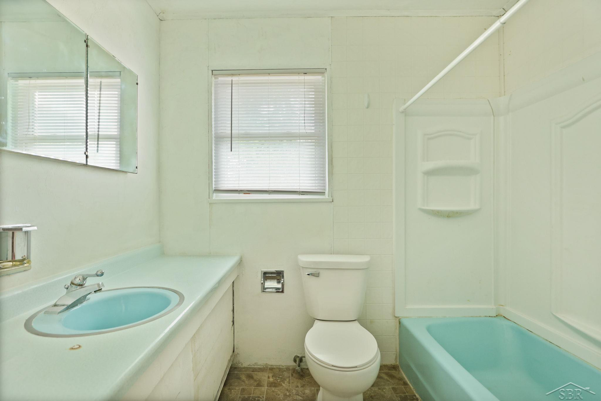 3285 Bertha Drive, Saginaw, MI 48601 — Photo 11