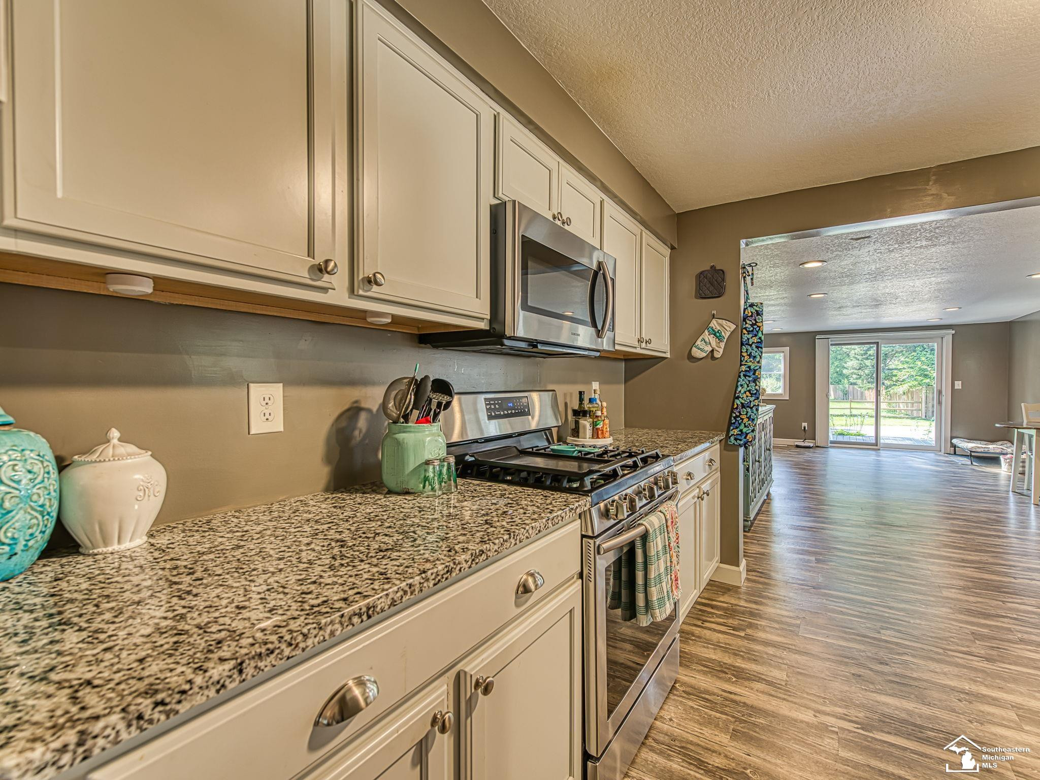 405 N Monroe Street, Blissfield, MI 49228 — Photo 17