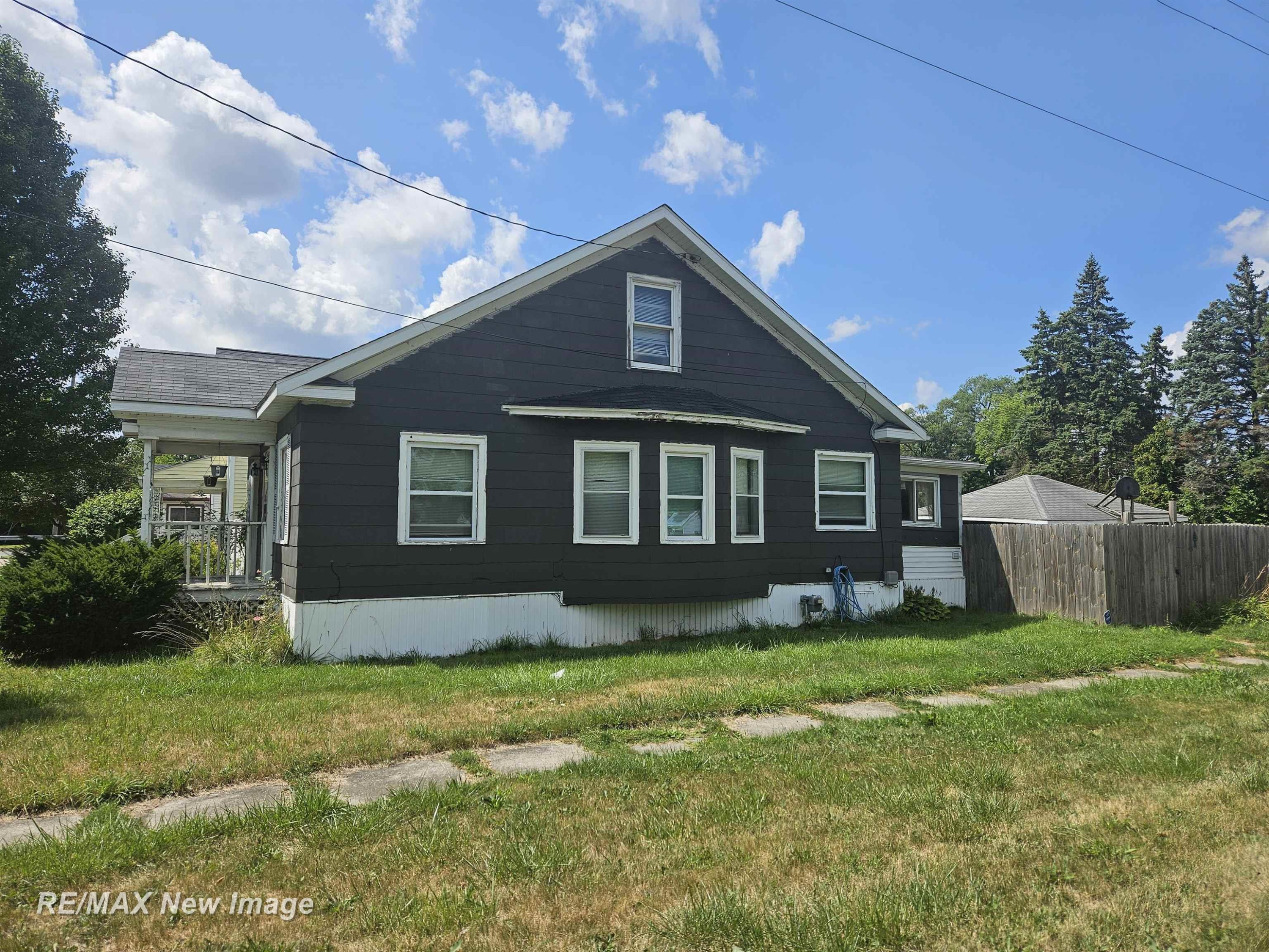 704 Stoker Drive, Saginaw, MI 48604 — Photo 2