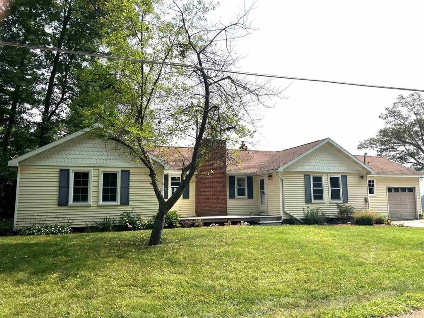 2698 N Peterson Drive, Sanford, MI 48657 — front exterior