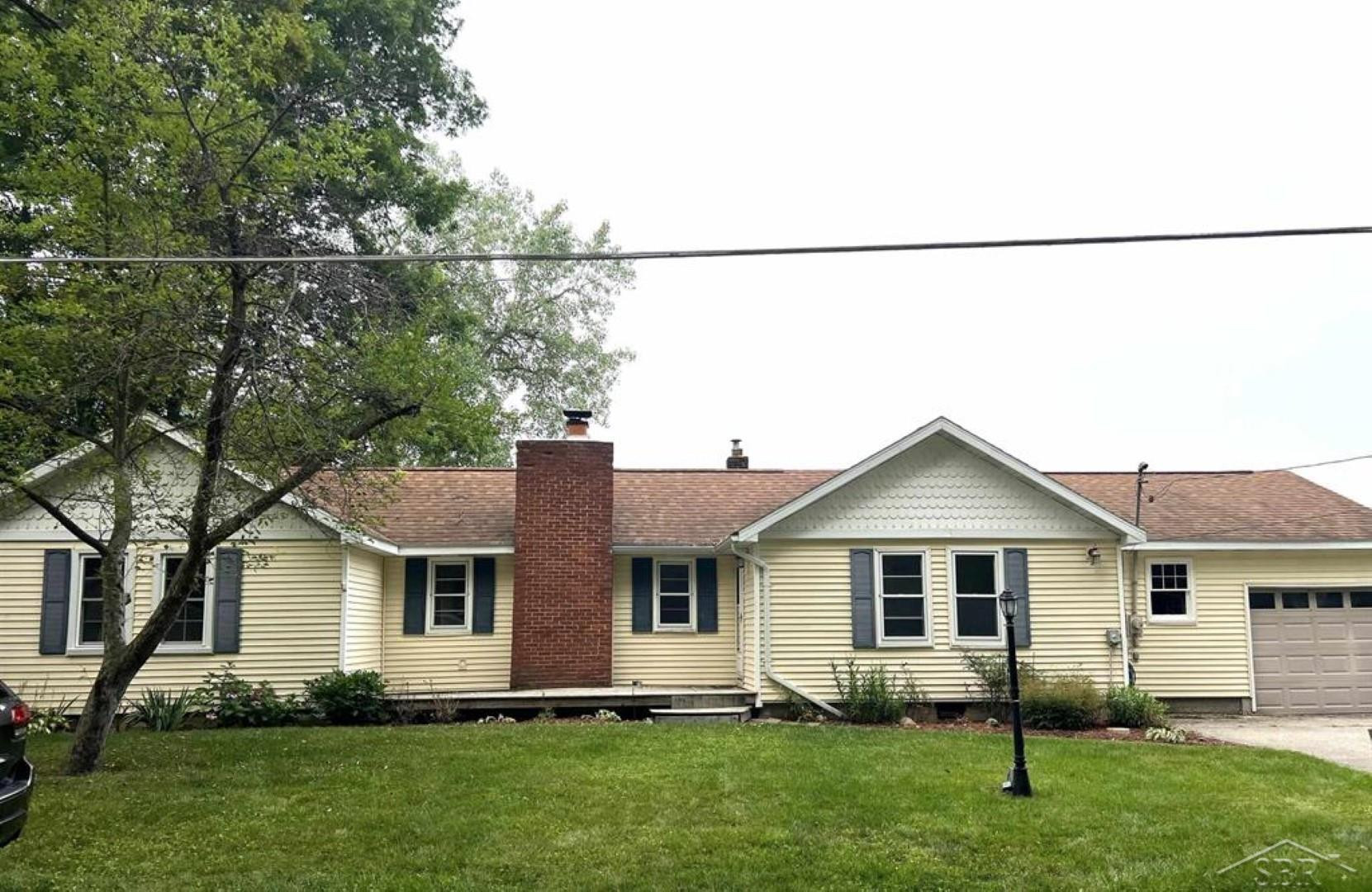 2698 N Peterson Drive, Sanford, MI 48657 — Photo 2