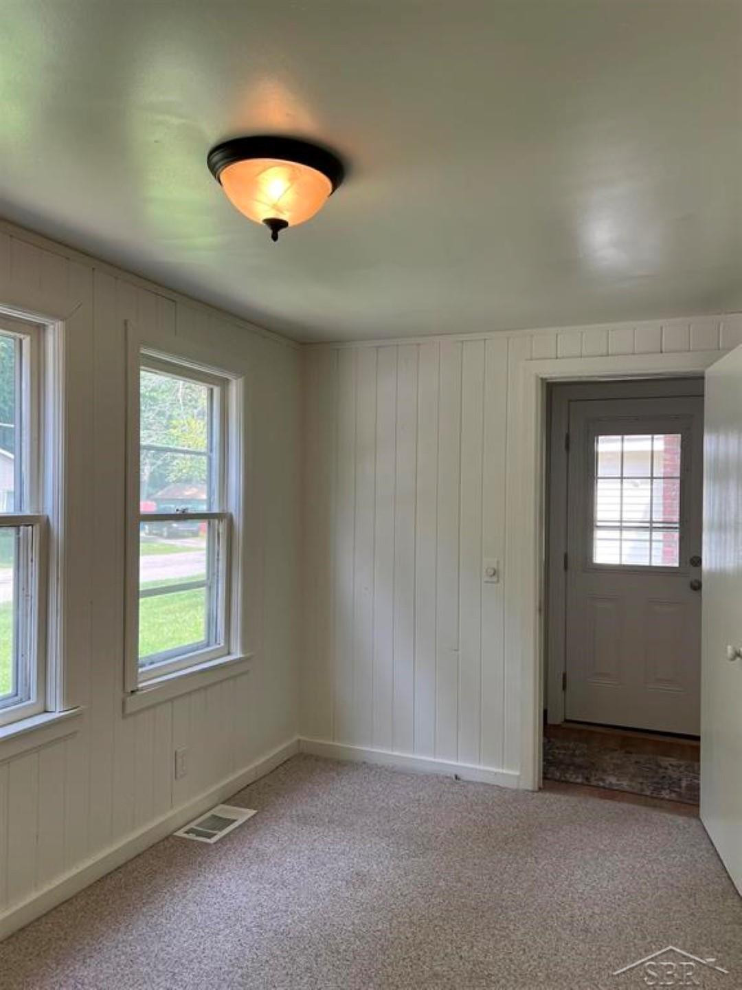 2698 N Peterson Drive, Sanford, MI 48657 — Photo 5