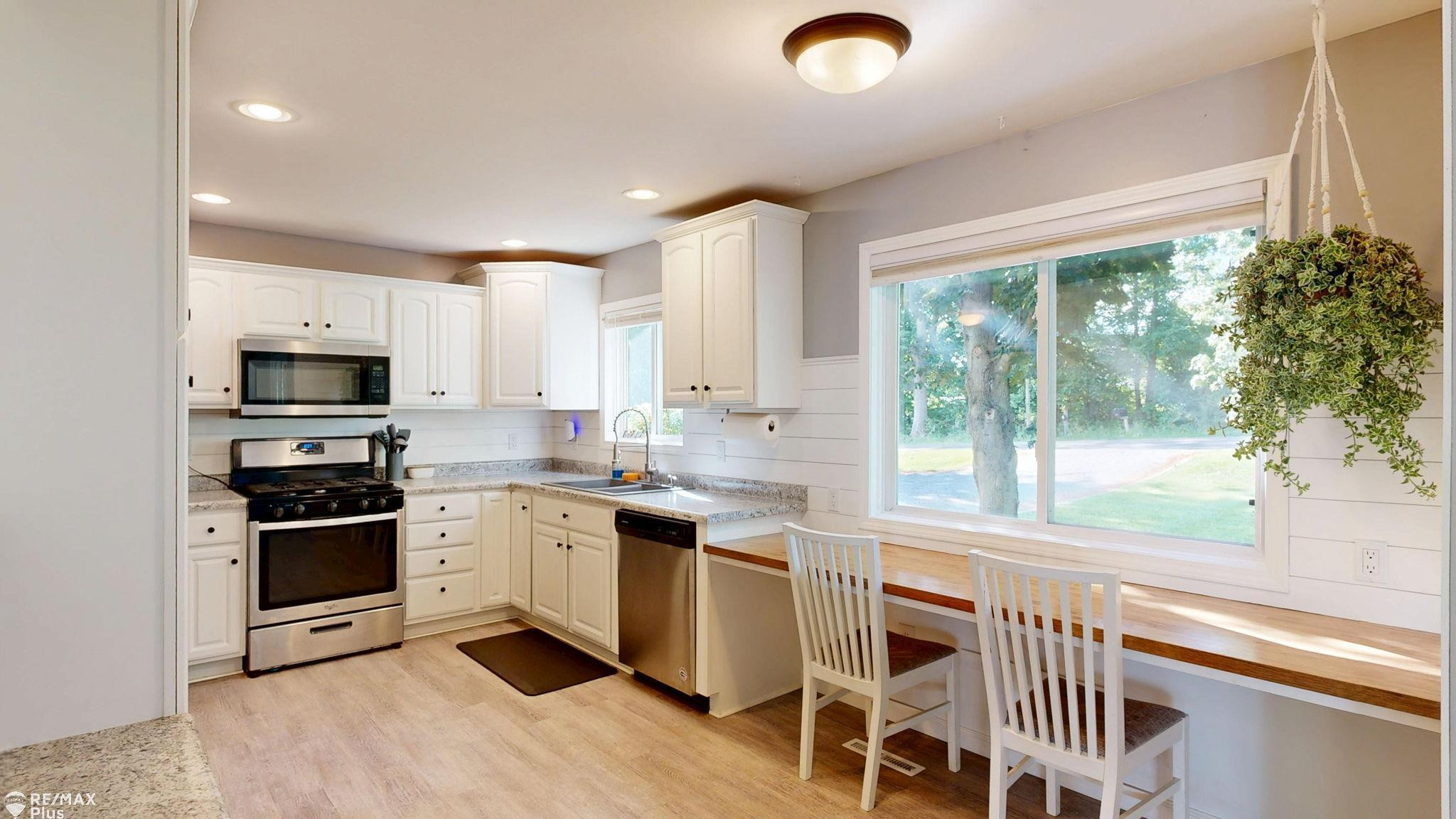 102 W Sawdust Corners Road, Lapeer, MI 48446 — Photo 9